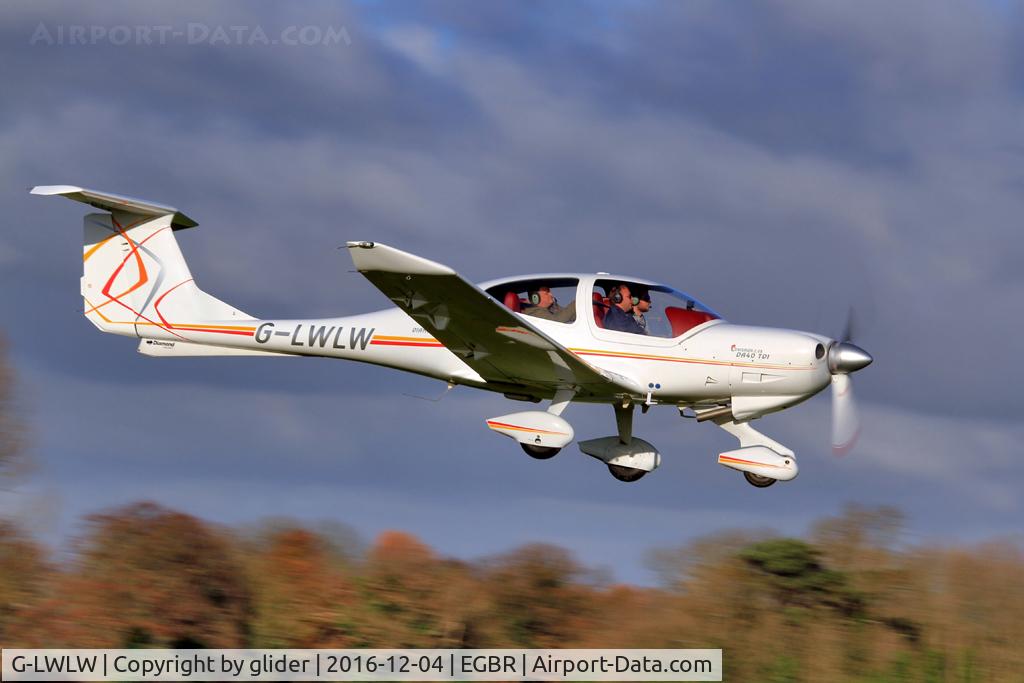 G-LWLW, 2003 Diamond DA-40D Diamond Star C/N D4.052, Local resident