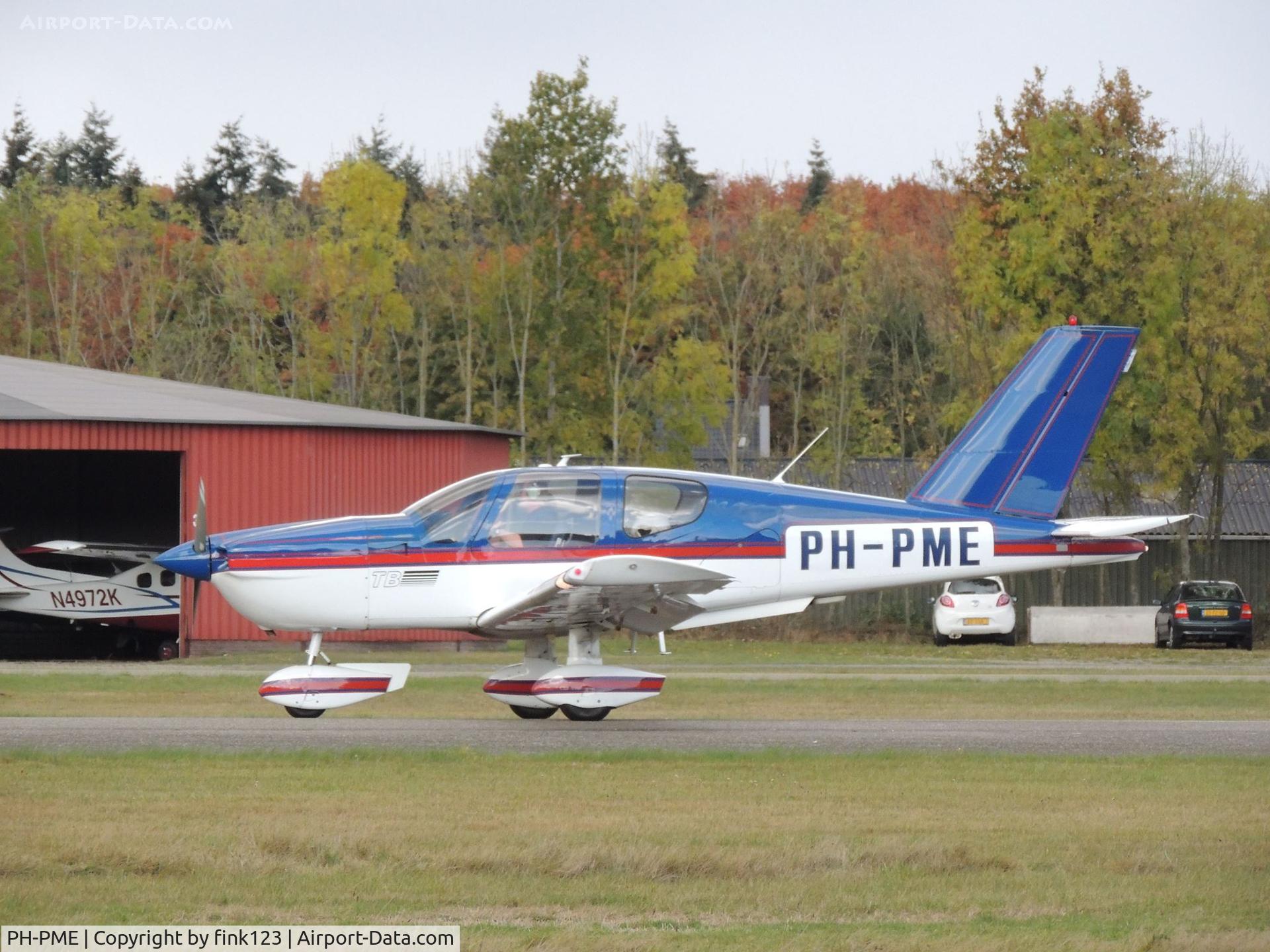 PH-PME, 1981 Socata TB-10 Tobago C/N 188, departing from runway 25