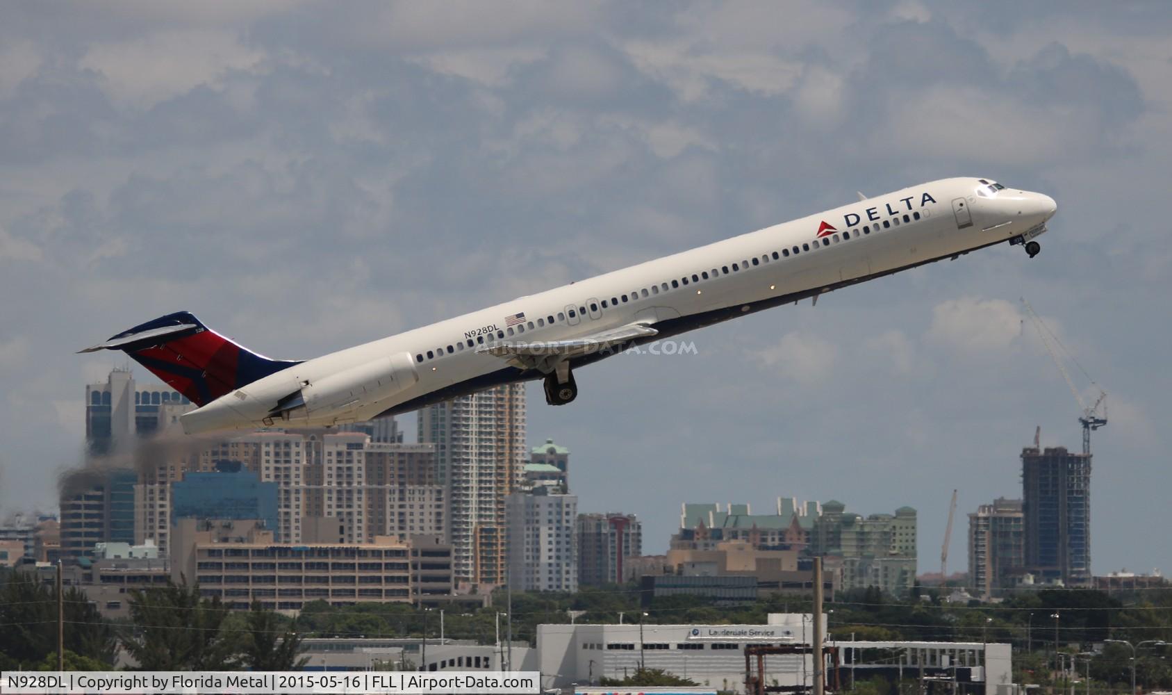 N928DL, 1988 McDonnell Douglas MD-88 C/N 49715, Delta