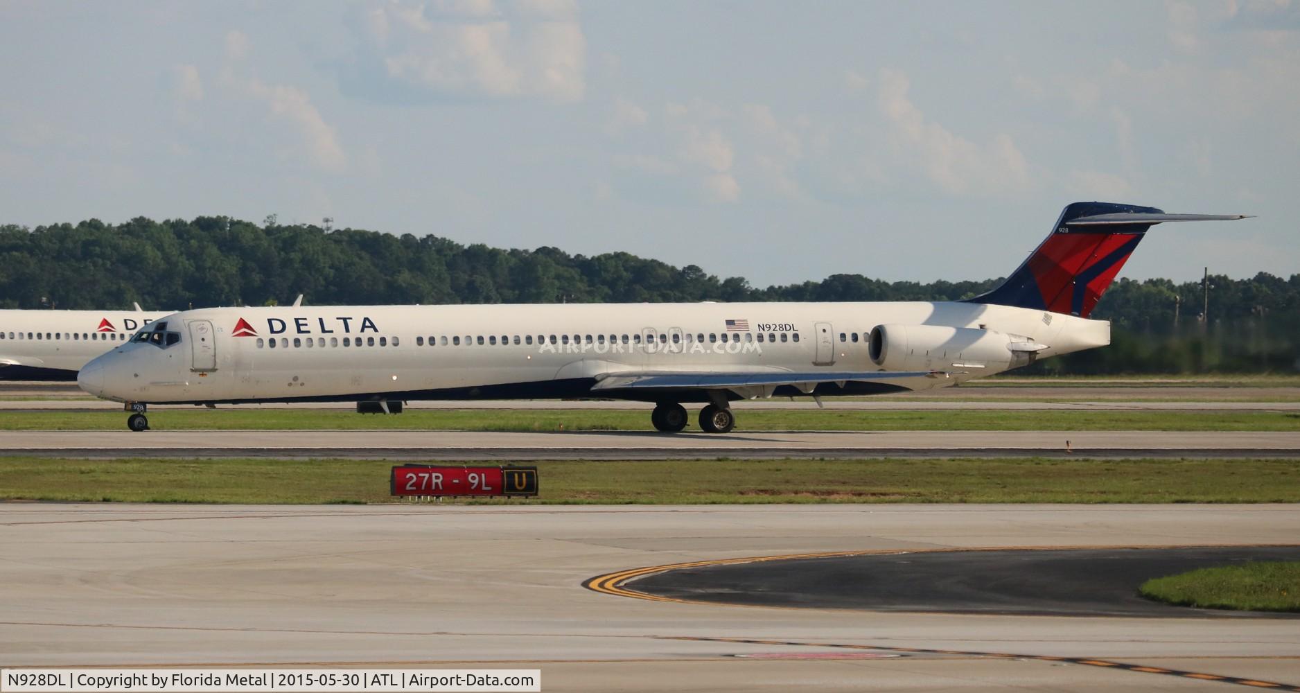 N928DL, 1988 McDonnell Douglas MD-88 C/N 49715, Delta