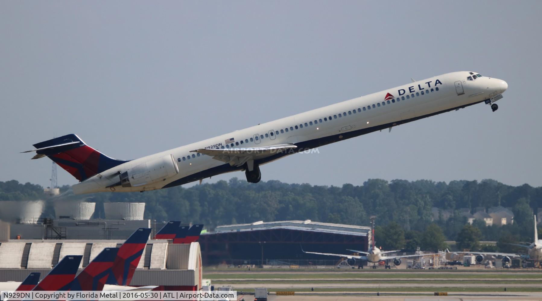 N929DN, 1996 McDonnell Douglas MD-90-30 C/N 53459, Delta