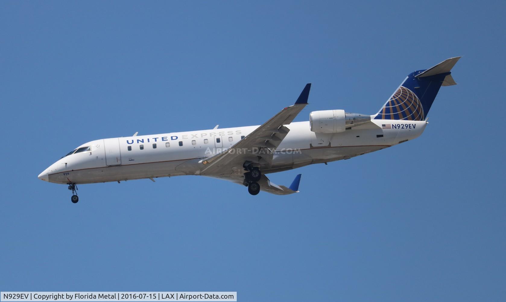 N929EV, 2004 Bombardier CRJ-200ER (CL-600-2B19) C/N 8007, United Express