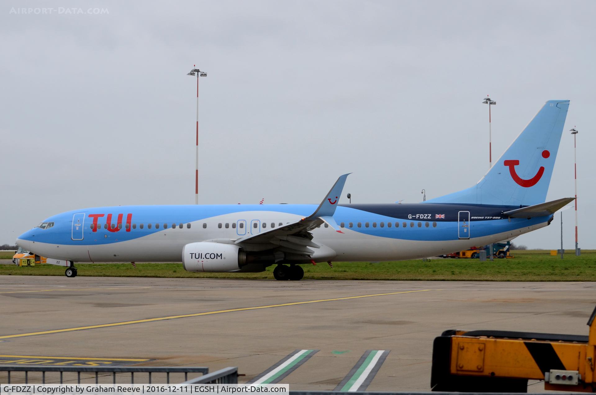 G-FDZZ, 2011 Boeing 737-8K5 C/N 37262, Departing from Norwich.