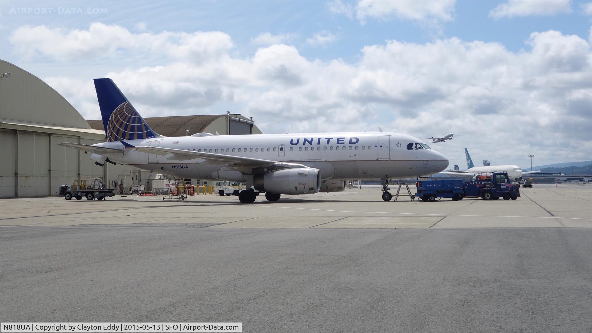 N818UA, 1998 Airbus A319-131 C/N 882, SFO 2015
