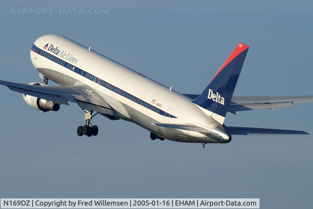 N169DZ, 1998 Boeing 767-332 C/N 29689, DELTA