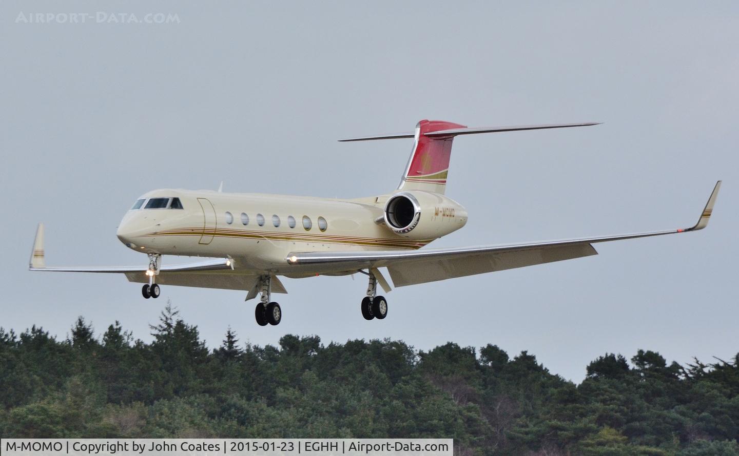 M-MOMO, 2010 Gulfstream Aerospace GV-SP (G550) C/N 5292, Finals to 26