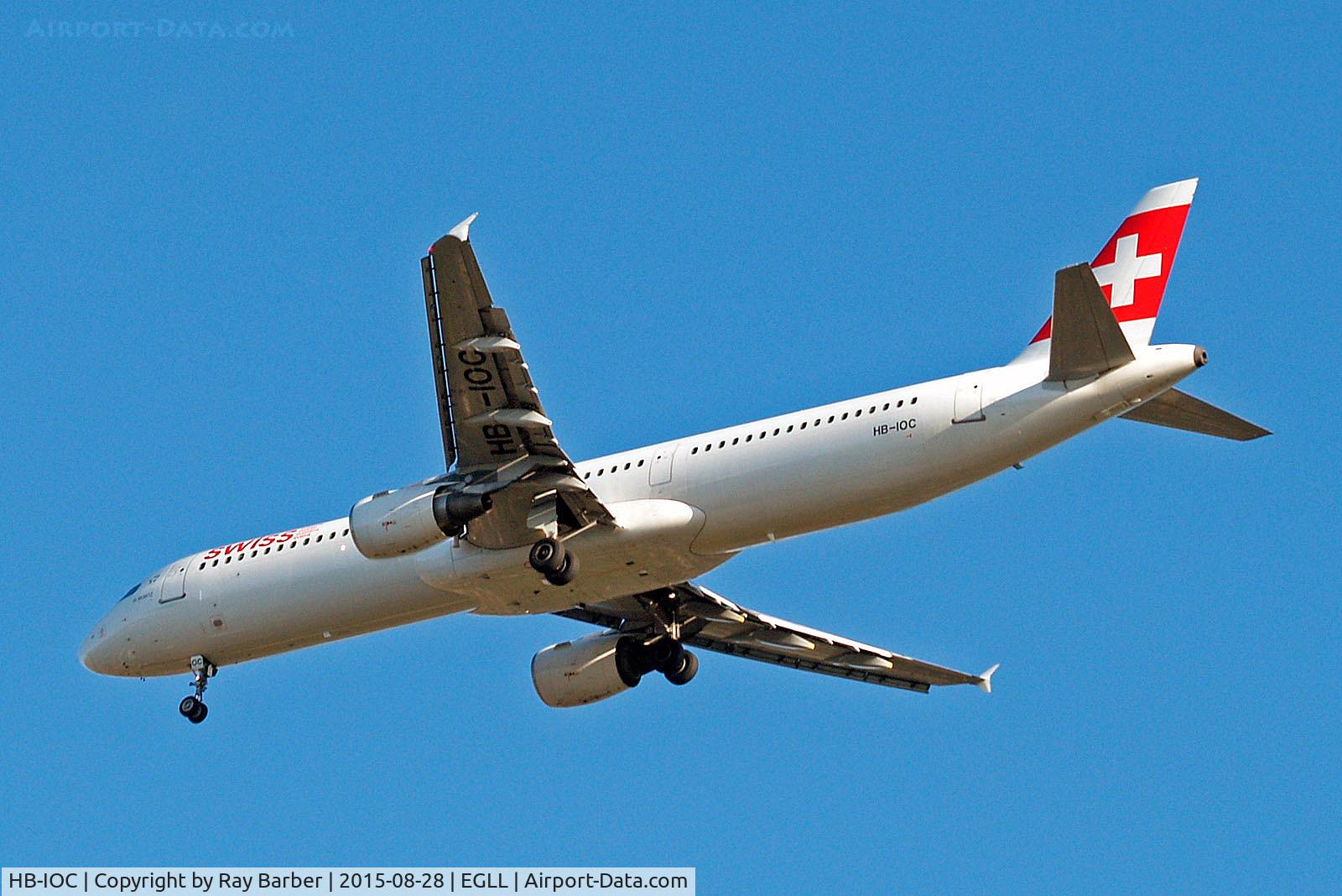 HB-IOC, 1995 Airbus A321-111 C/N 520, Airbus A321-111 [0520] (Swiss International Air Lines) Home~G 28/08/2015. On approach 27R.