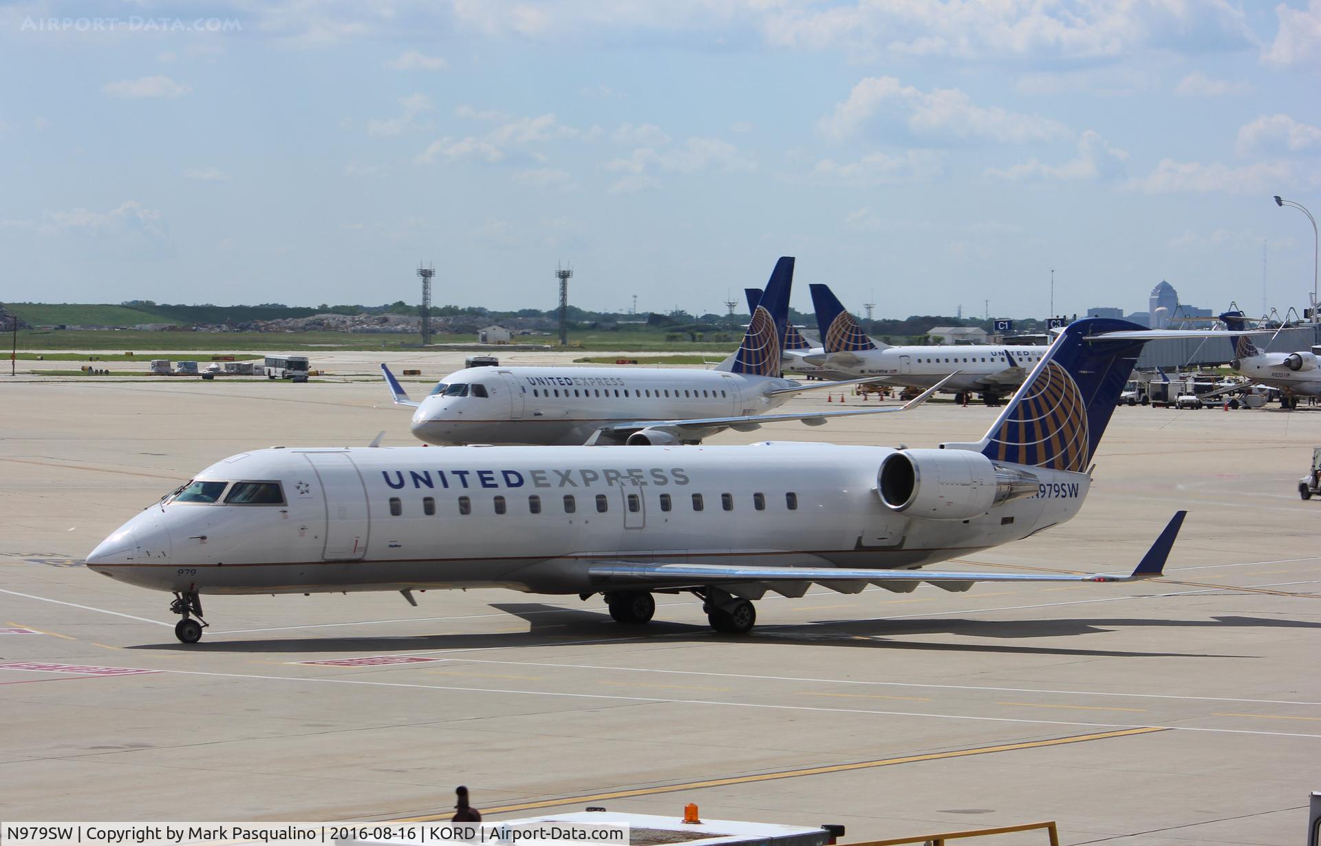 N979SW, 2004 Bombardier CRJ-200ER (CL-600-2B19) C/N 7954, CL-600-2B19