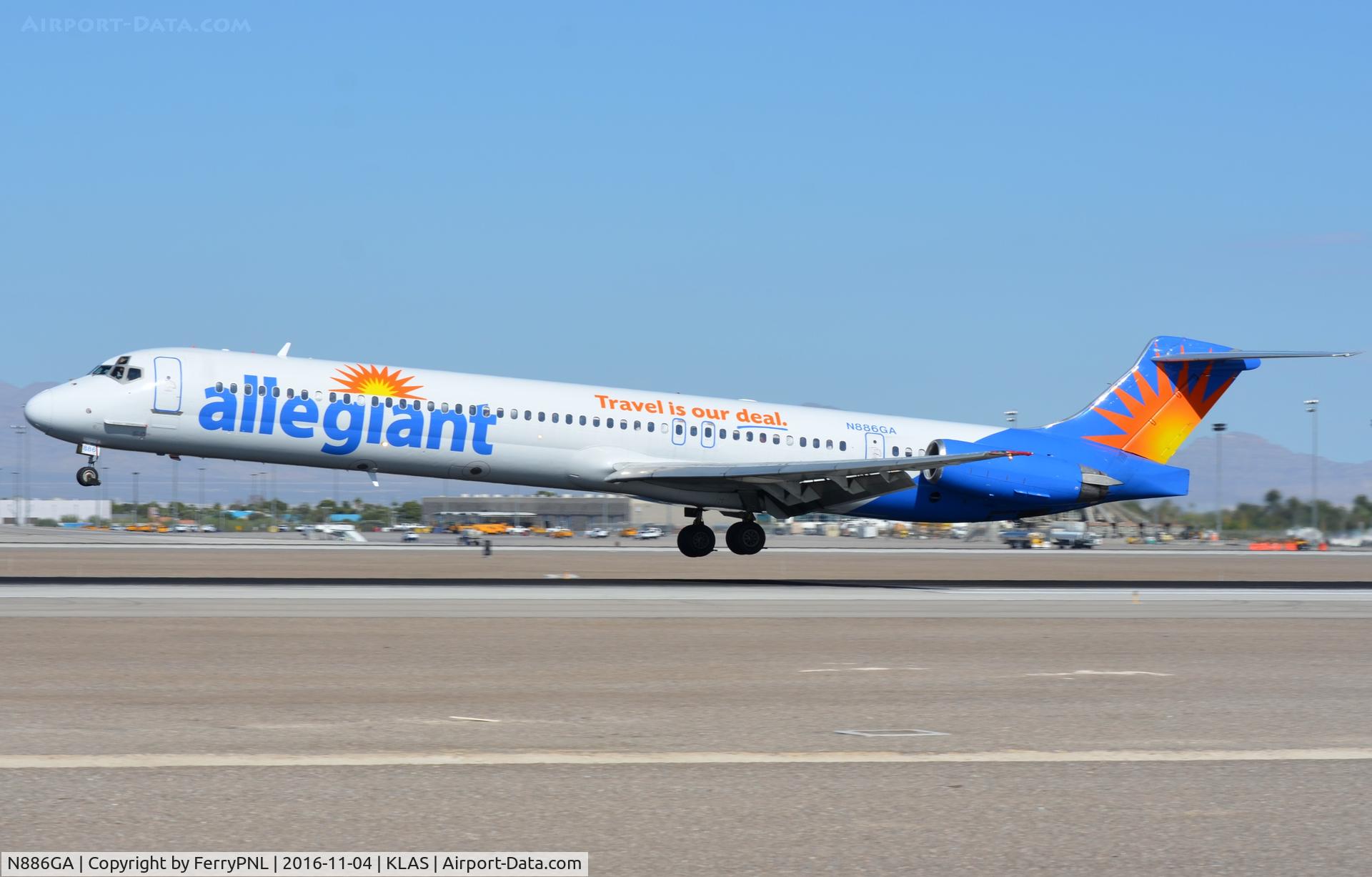 N886GA, 1990 McDonnell Douglas MD-82 (DC-9-82) C/N 49931, Allegiant MD82 landing at its base.