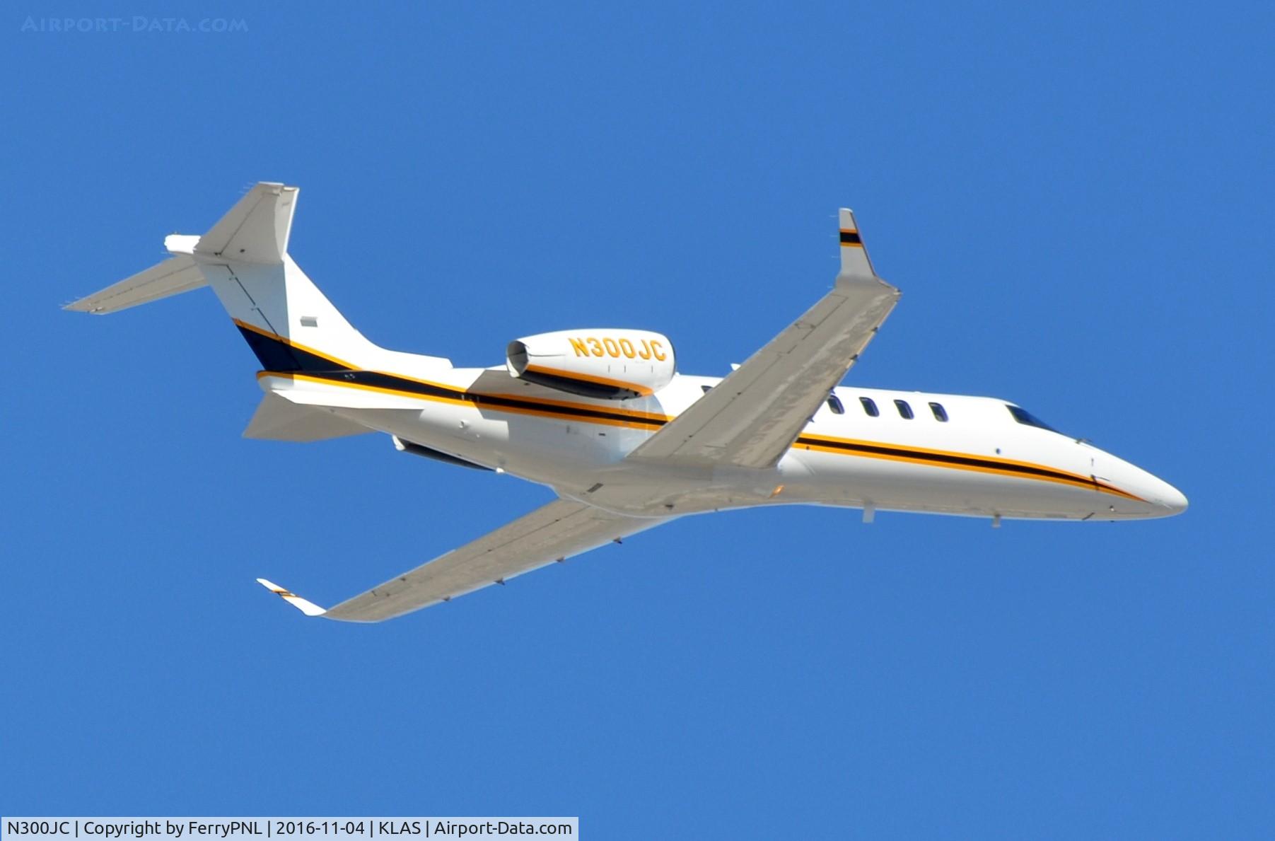 N300JC, 2015 Learjet 45 C/N 510, Learjet 75 departing