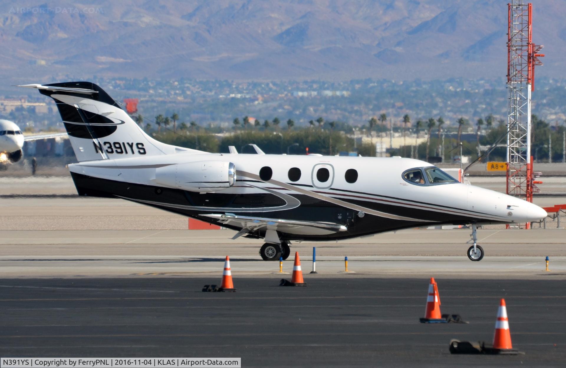 N391YS, 2001 Beech 390 Premier I C/N RB-6, Premier 1 taxying.