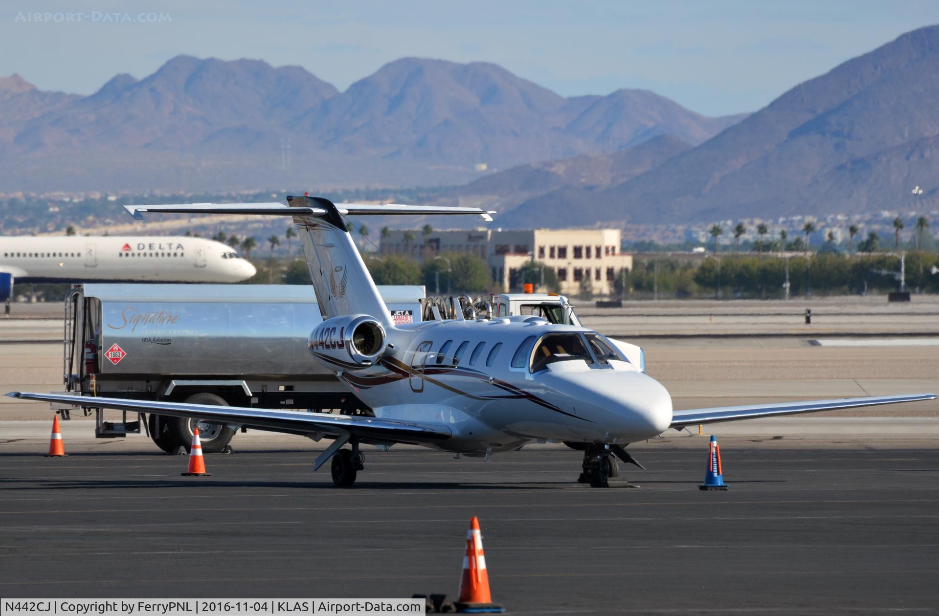 N442CJ, 2002 Cessna 525 CitationJet Cj1 C/N 525-0491, Citationjet parked at LAS