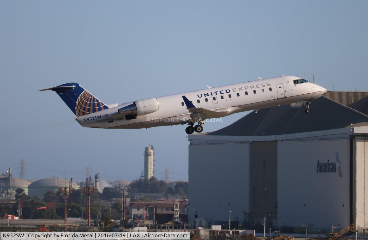 N932SW, 2002 Bombardier CRJ-200LR (CL-600-2B19) C/N 7714, United Express