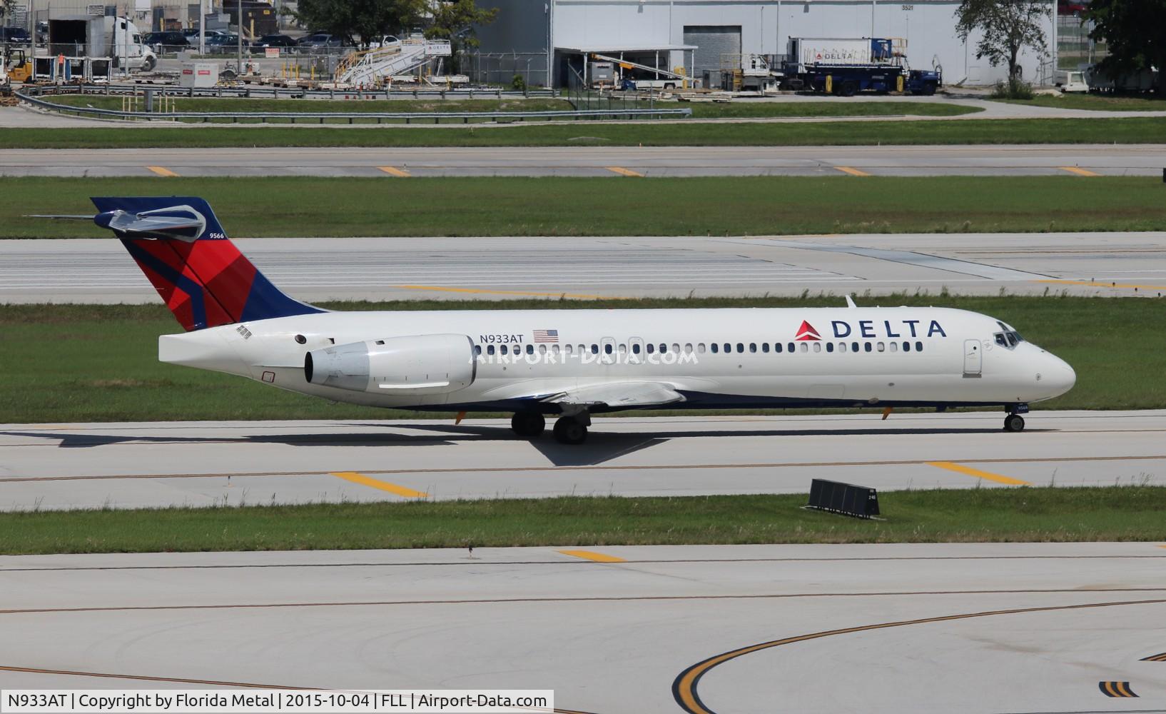 N933AT, 2000 Boeing 717-200 C/N 55071, Delta
