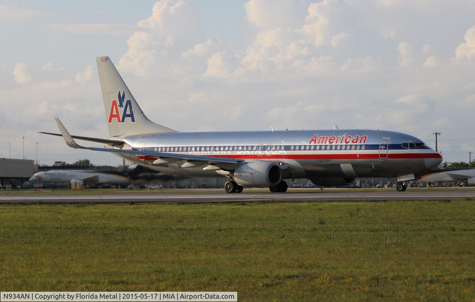 N934AN, 2000 Boeing 737-823 C/N 29531, American