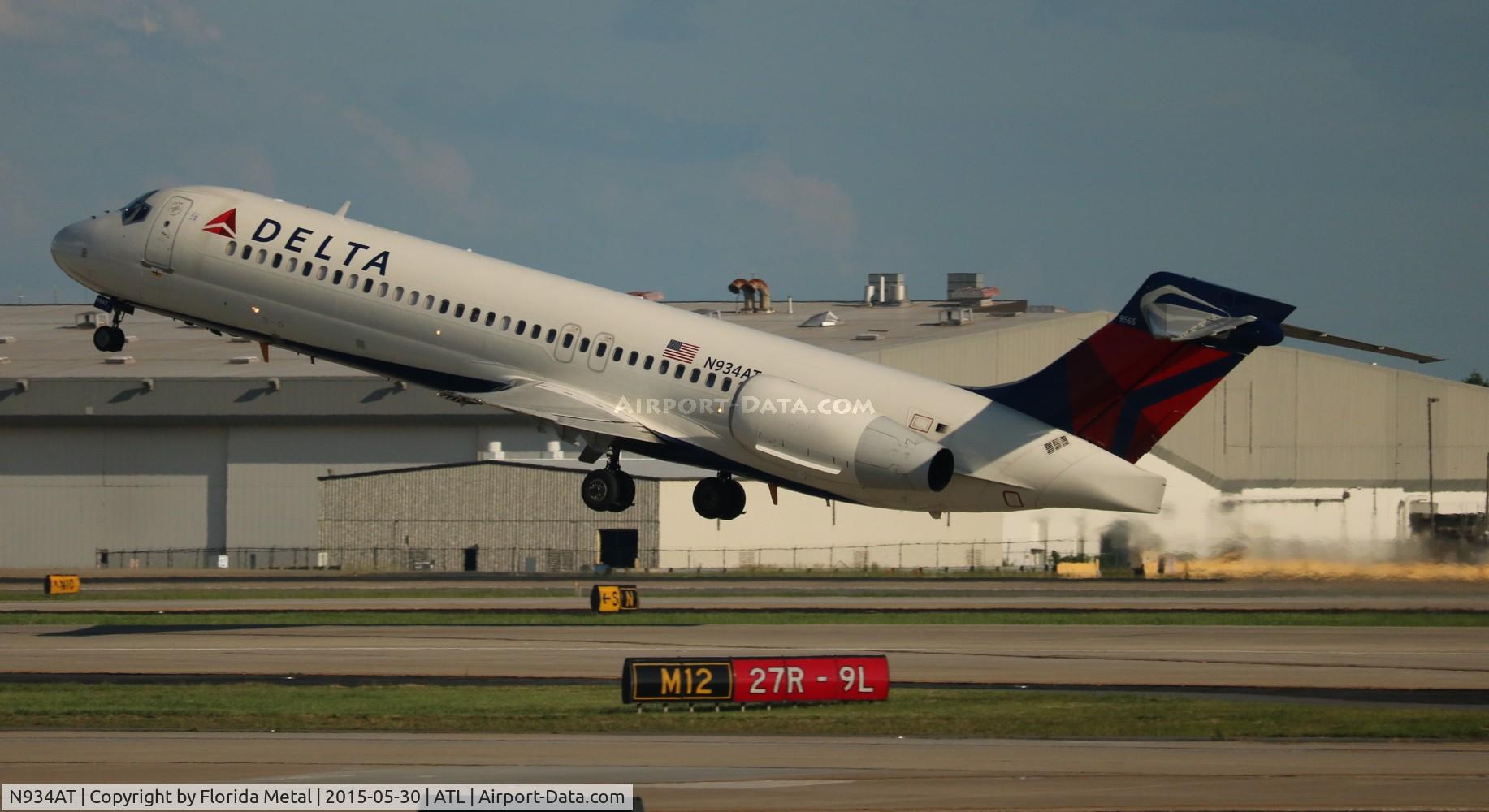 N934AT, 2000 Boeing 717-200 C/N 55070, Delta