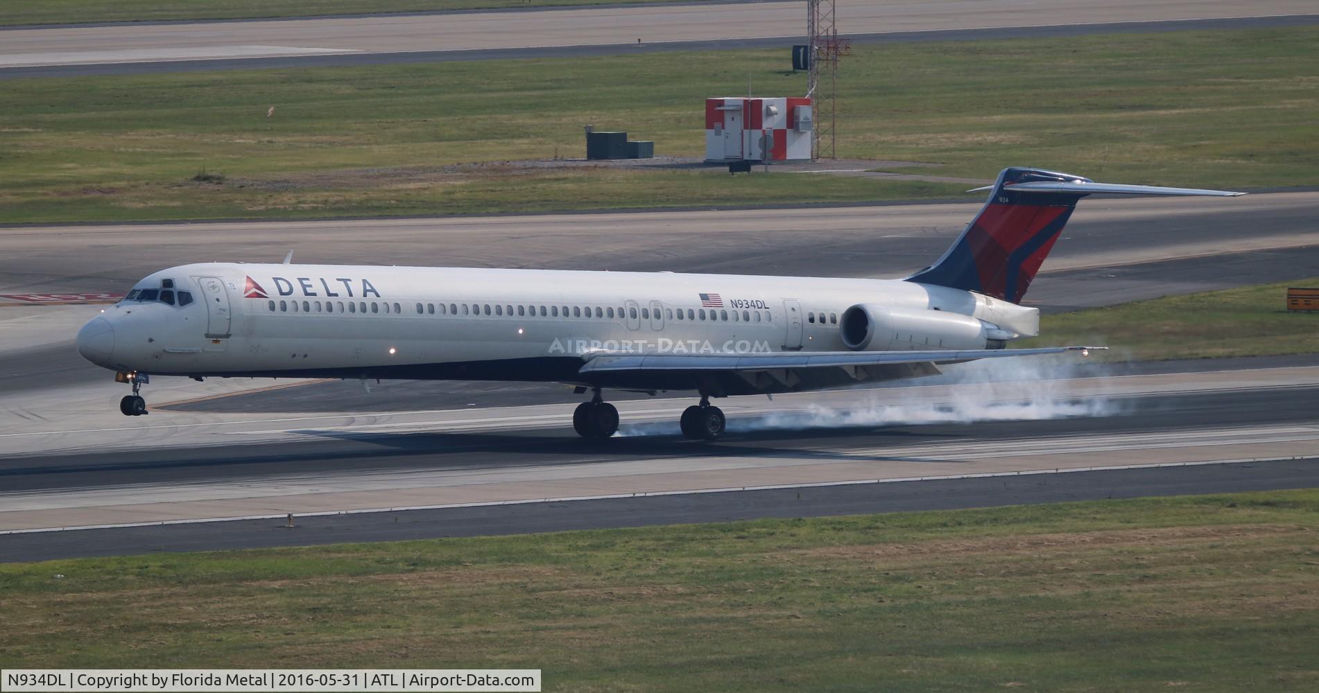 N934DL, 1989 McDonnell Douglas MD-88 C/N 49721, Delta