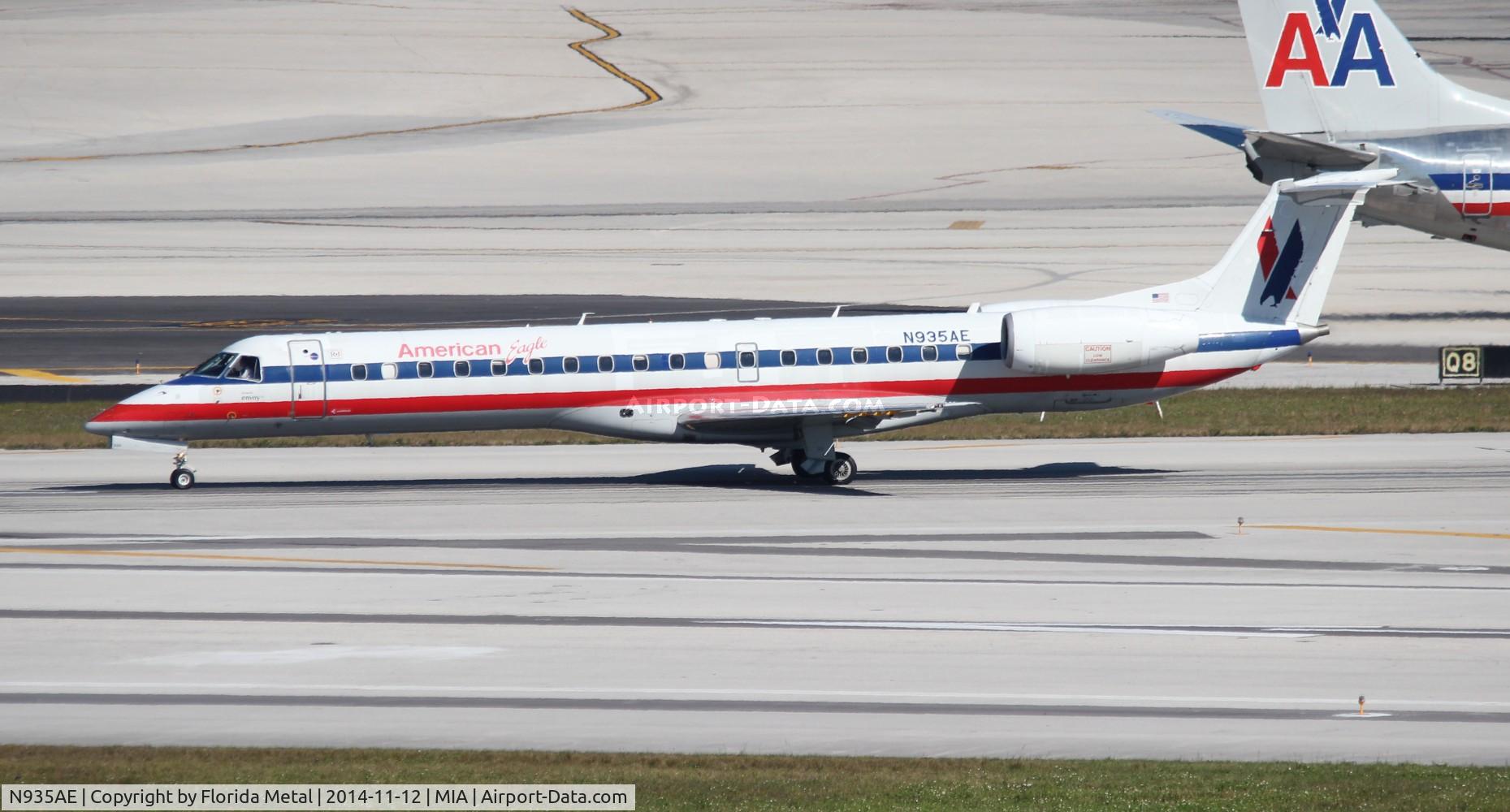 N935AE, 2005 Embraer ERJ-145LR (EMB-145LR) C/N 14500920, American Eagle
