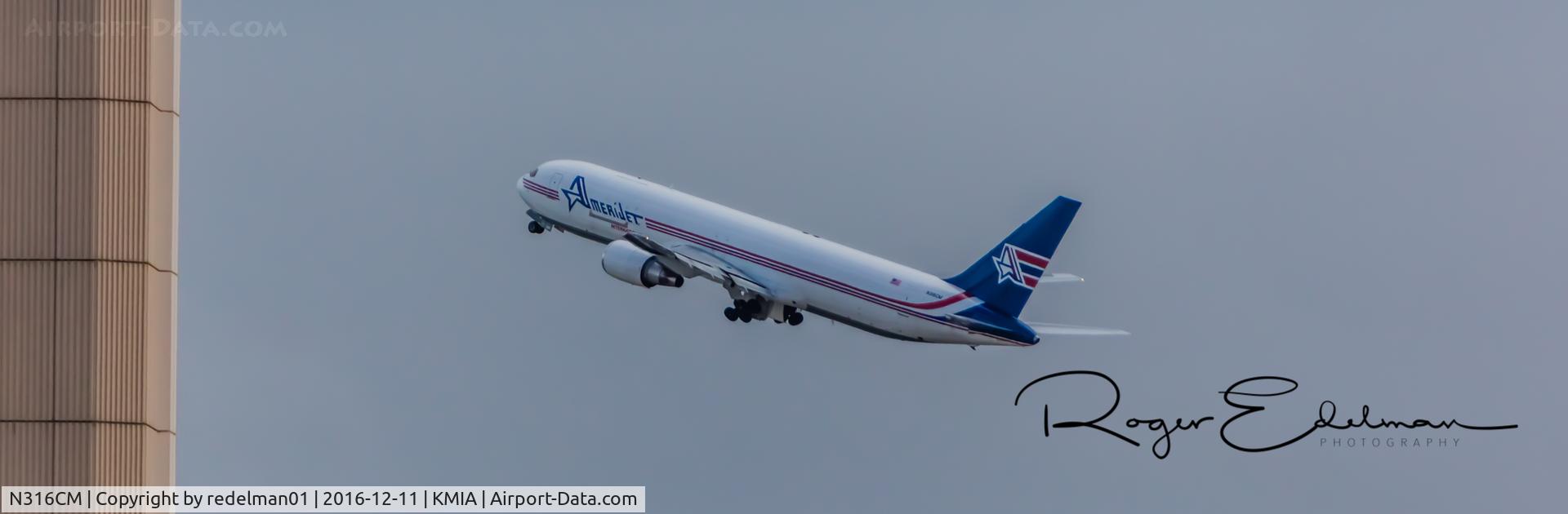 N316CM, 1988 Boeing 767-338 C/N 24146, Taken @ KMIA