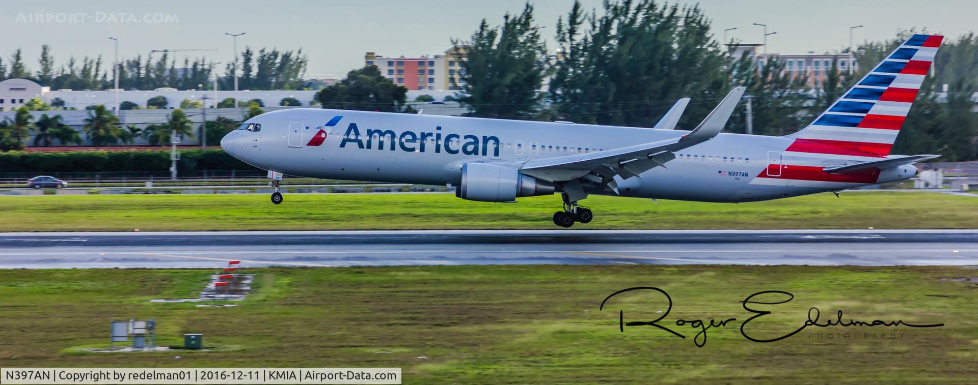 N397AN, 1999 Boeing 767-323/ER C/N 29604, Taken @ KMIA