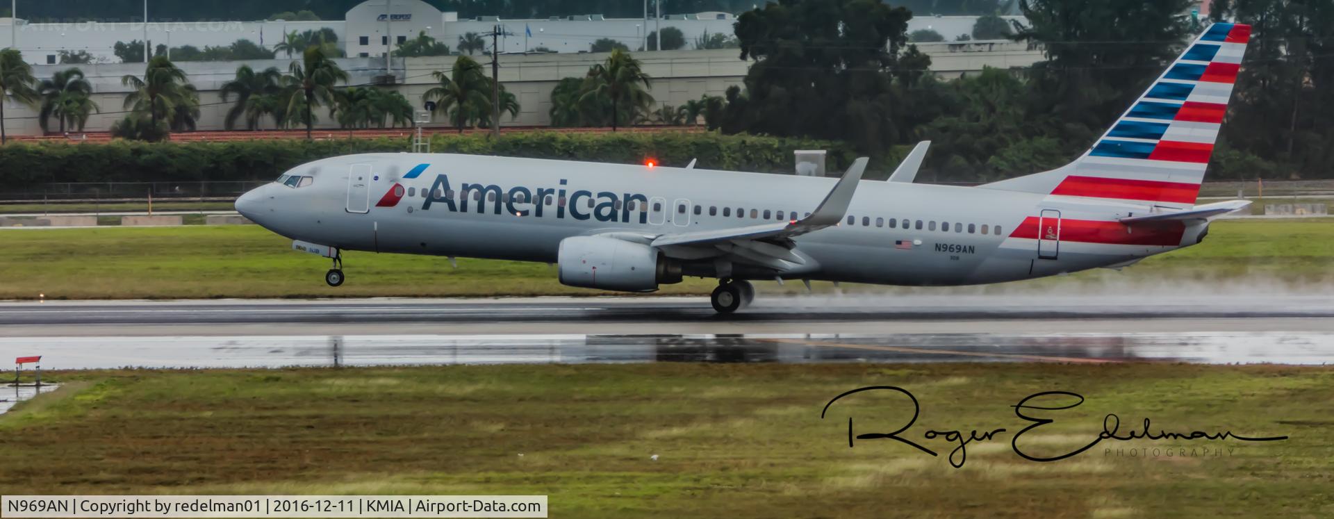 N969AN, 2001 Boeing 737-823 C/N 29546, Taken @ KMIA