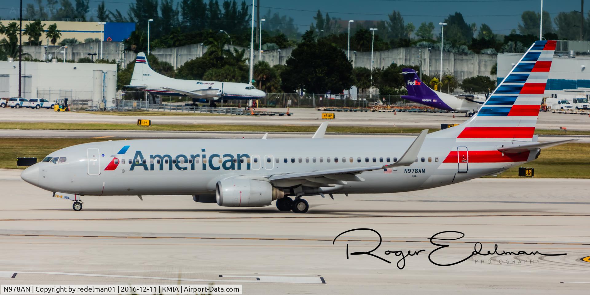 N978AN, 2001 Boeing 737-823 C/N 30100, Taken @ KMIA