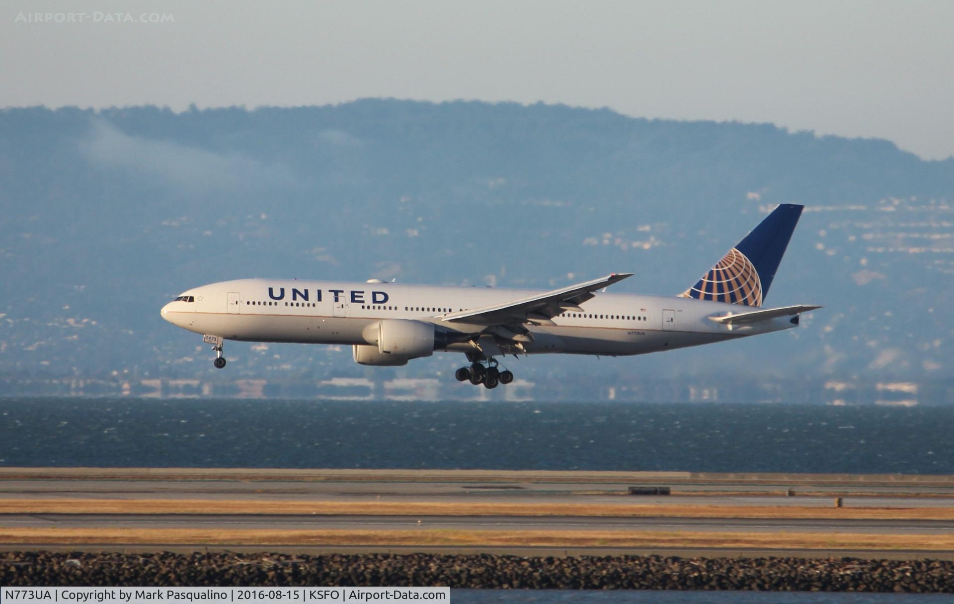 N773UA, 1995 Boeing 777-222 C/N 26929, Boeing 777-200