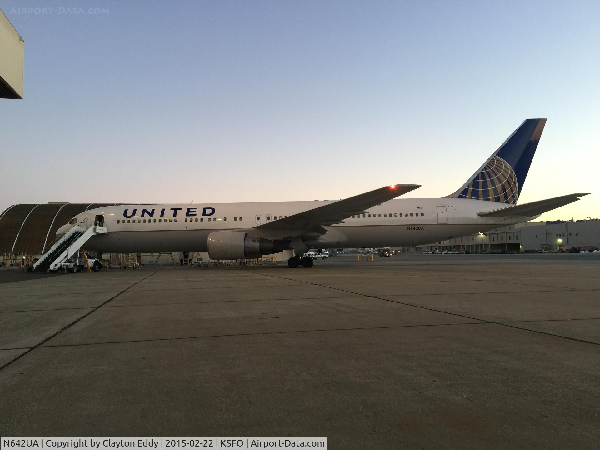 N642UA, 1991 Boeing 767-322 C/N 25092, SFO 2015