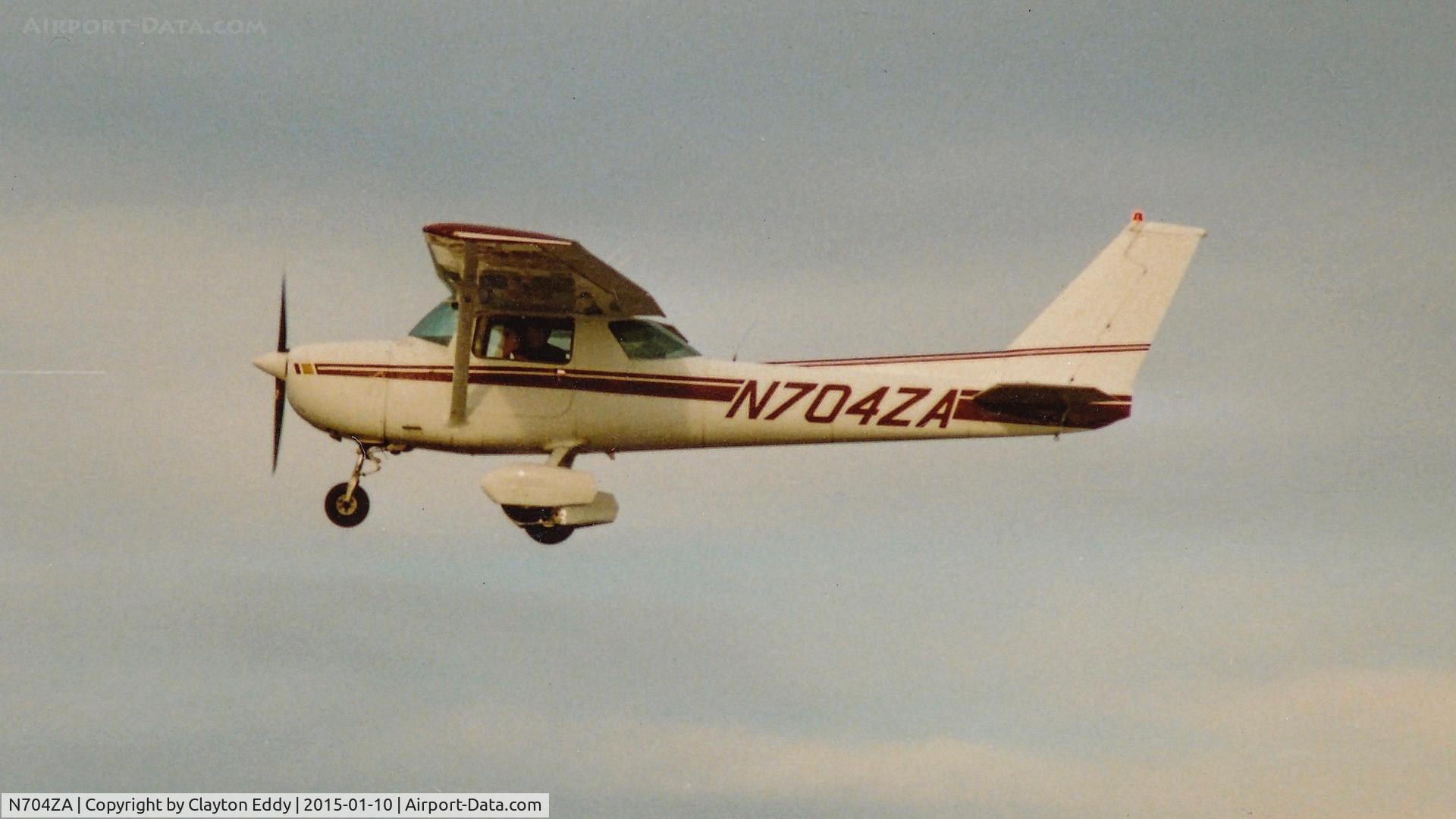 N704ZA, Cessna 150M C/N 15078992, N704ZA over California.