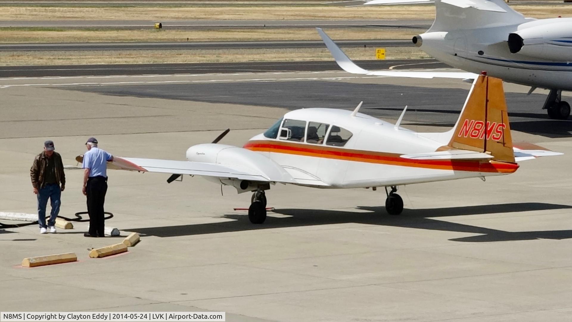 N8MS, 1961 Piper PA-23-160 Apache C/N 23-1993, Livermore Airport 2014