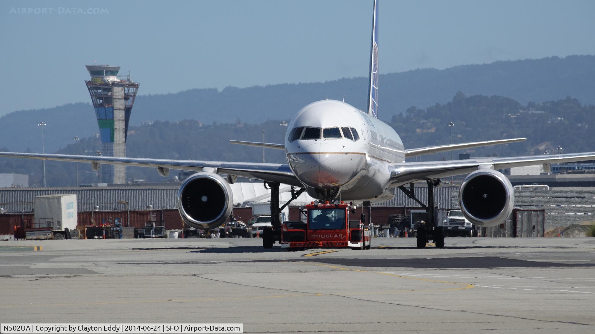 N502UA, 1989 Boeing 757-222 C/N 24623, SFO 2014