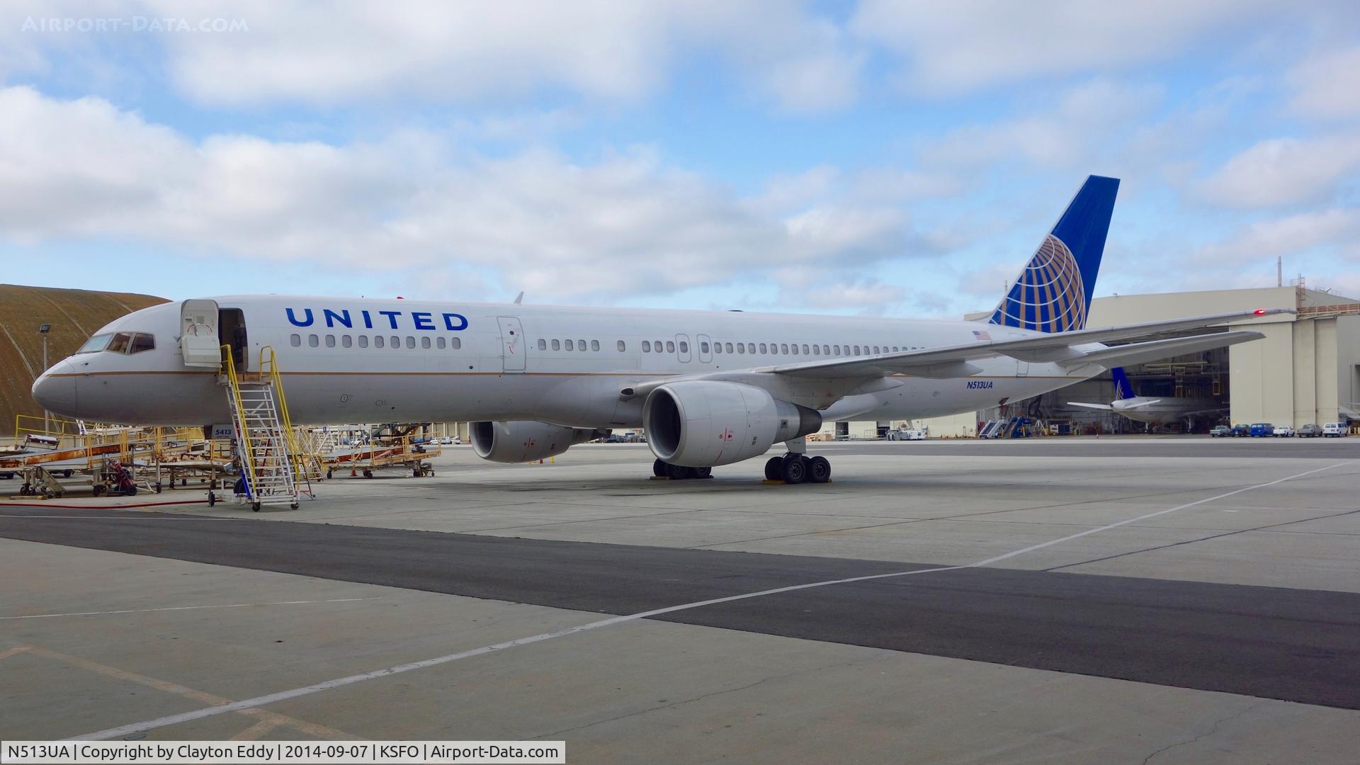 N513UA, 1990 Boeing 757-222 C/N 24810, SFO 2014