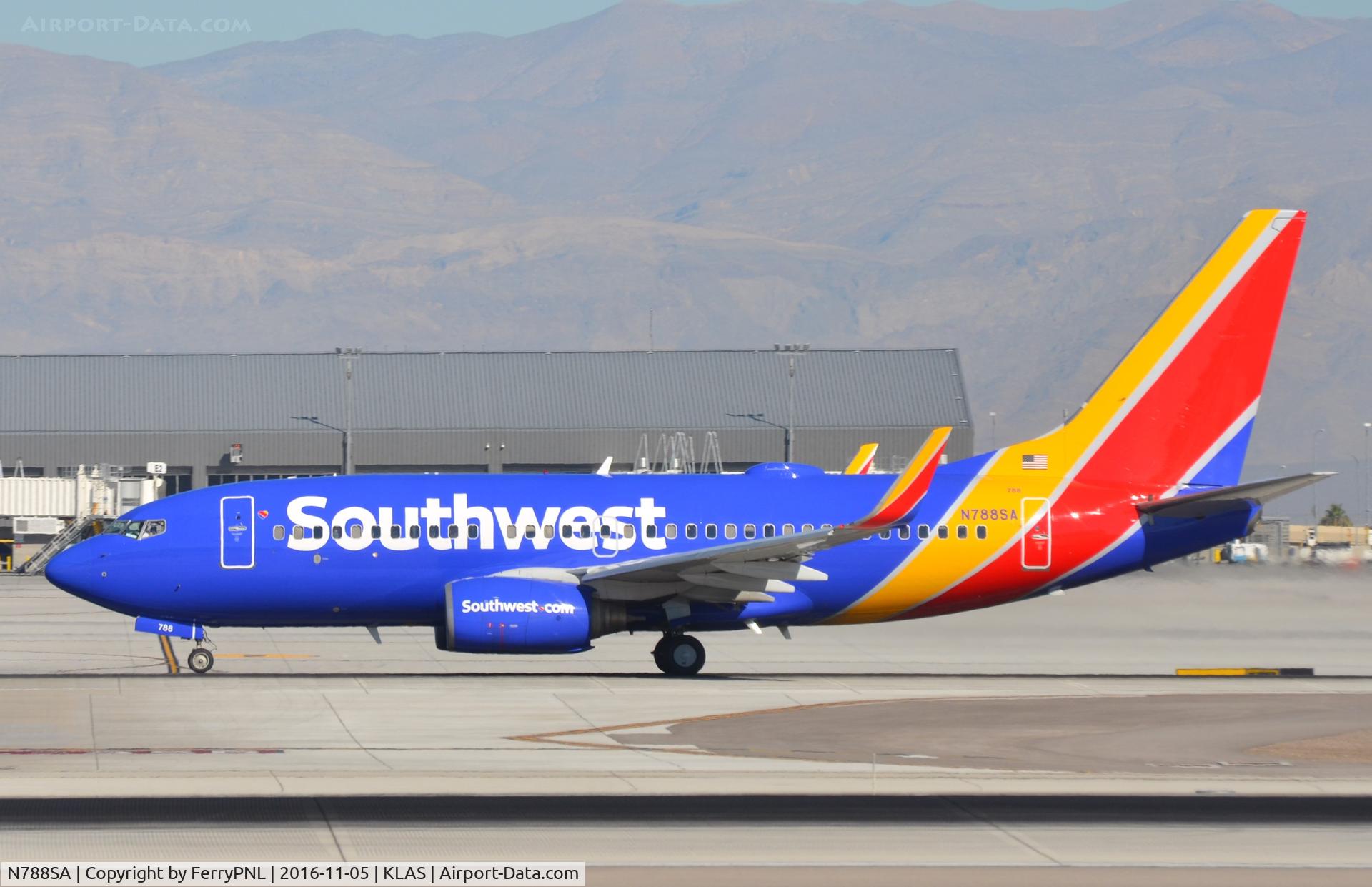 N788SA, 2000 Boeing 737-7H4 C/N 30603, Southwest B737