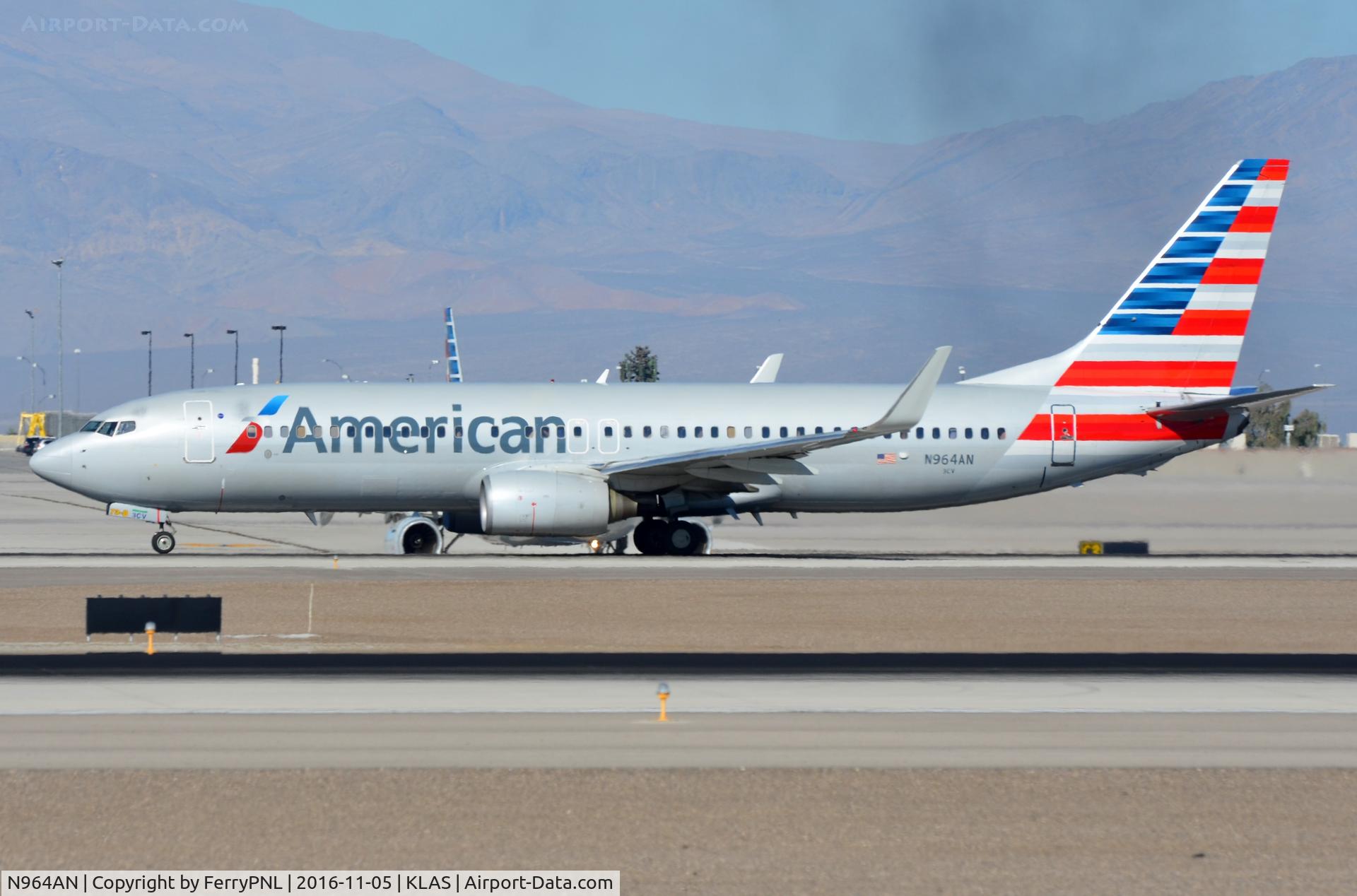 N964AN, 2001 Boeing 737-823 C/N 30093, American B738 departing LAS