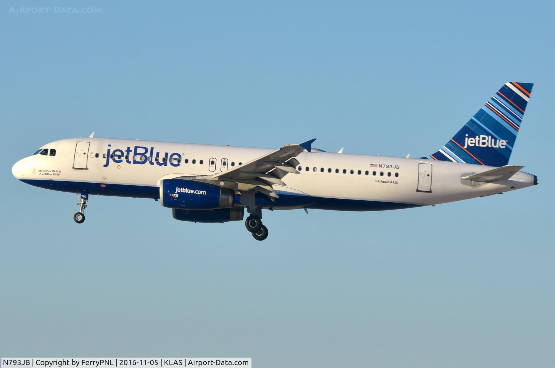 N793JB, 2011 Airbus A320-232 C/N 4647, Jetblue A320 landing in LAS
