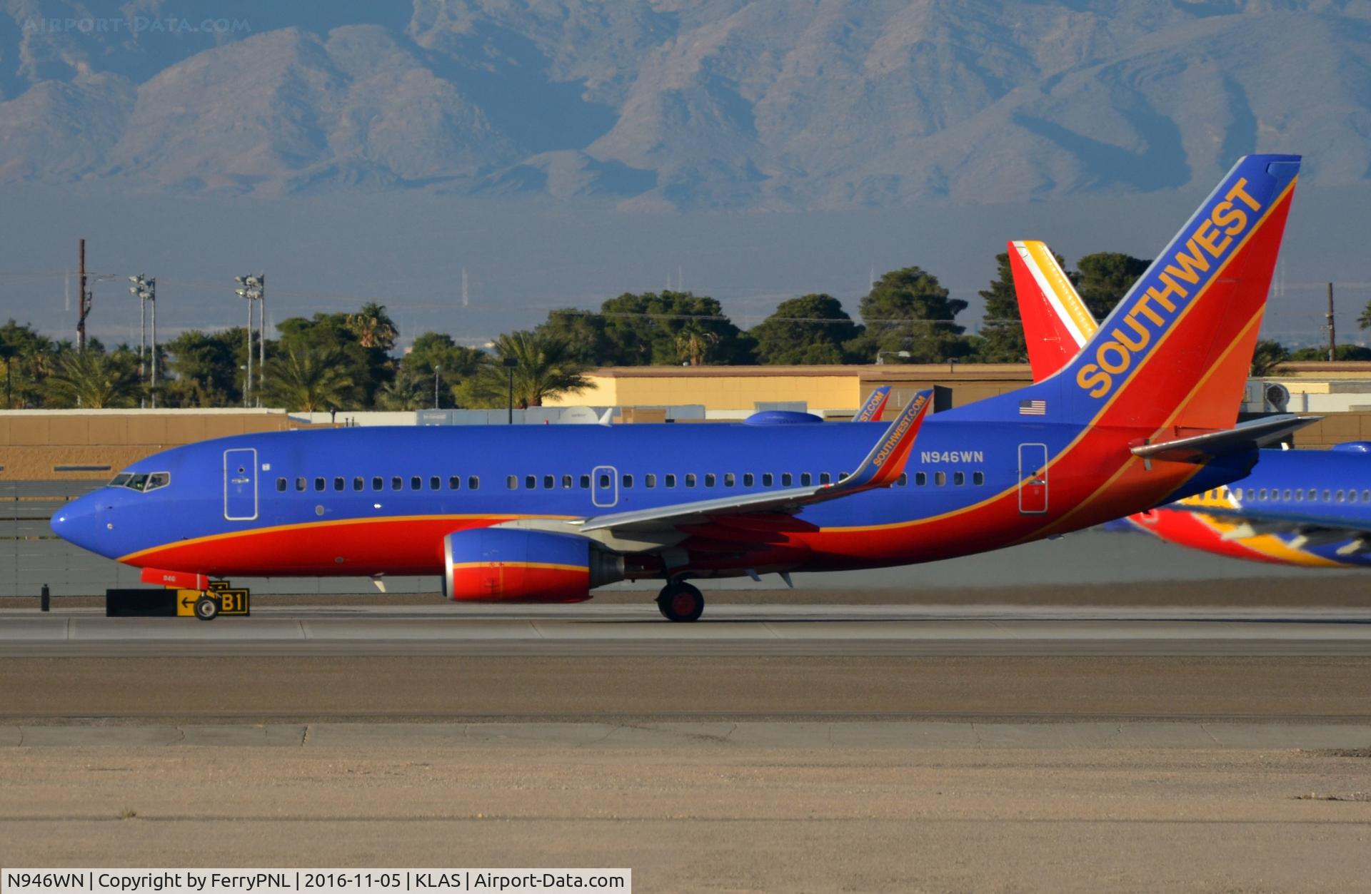 N946WN, 2010 Boeing 737-7H4 C/N 36918, Southwest B737 lined-up for departure.