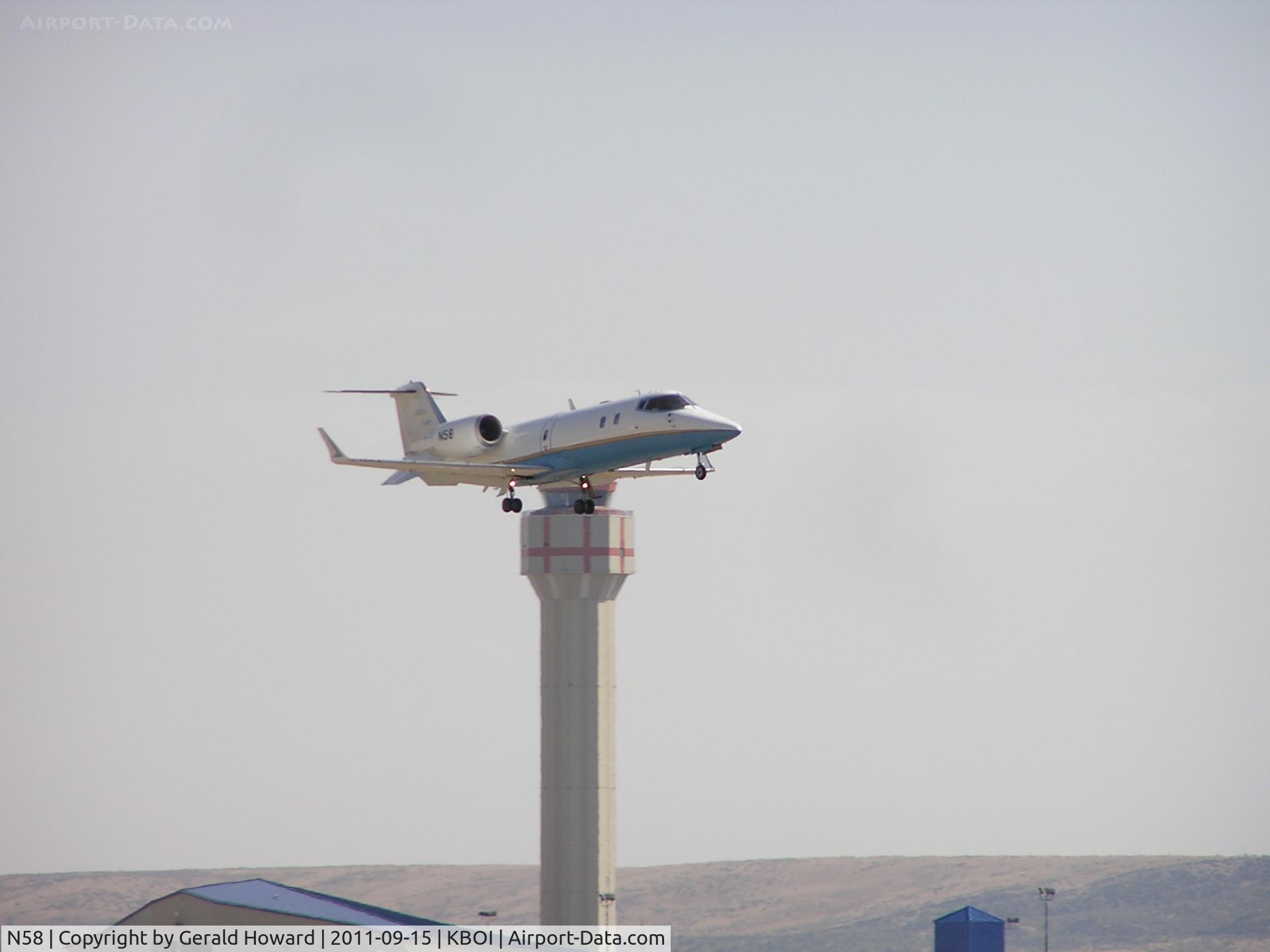 N58, 1995 Learjet Inc 60 C/N 057, Take off fromRWY 28L.