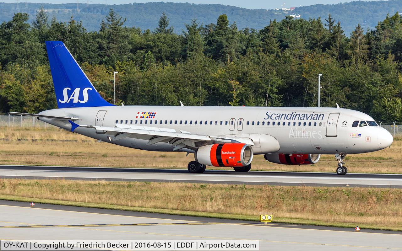 OY-KAT, 2007 Airbus A320-232 C/N 3192, decelerating after touchdown on runway 07L