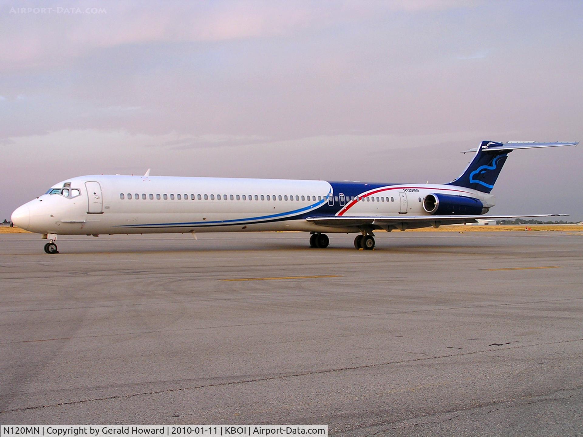 N120MN, 1992 McDonnell Douglas MD-83 C/N 53120, Parked on western de ice ramp.