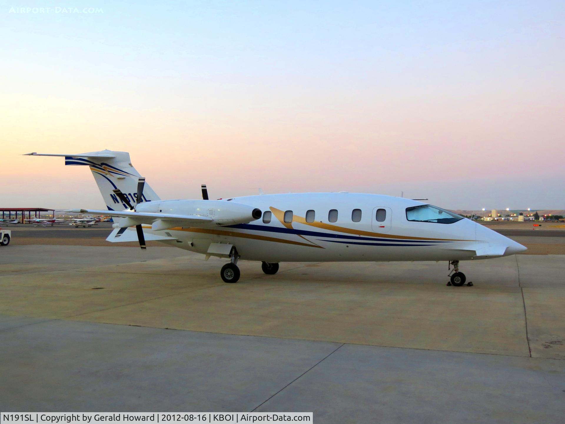 N191SL, 2009 Piaggio P-180 Avanti II C/N 1194, Early morning.