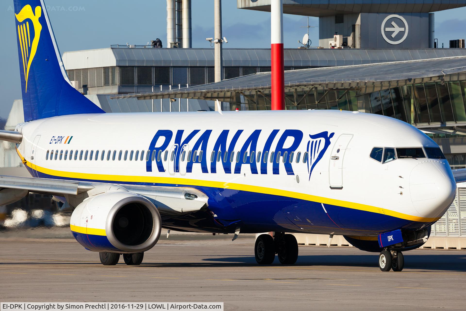 EI-DPK, 2007 Boeing 737-8AS C/N 33610, EI-DPK @ Linz Airport