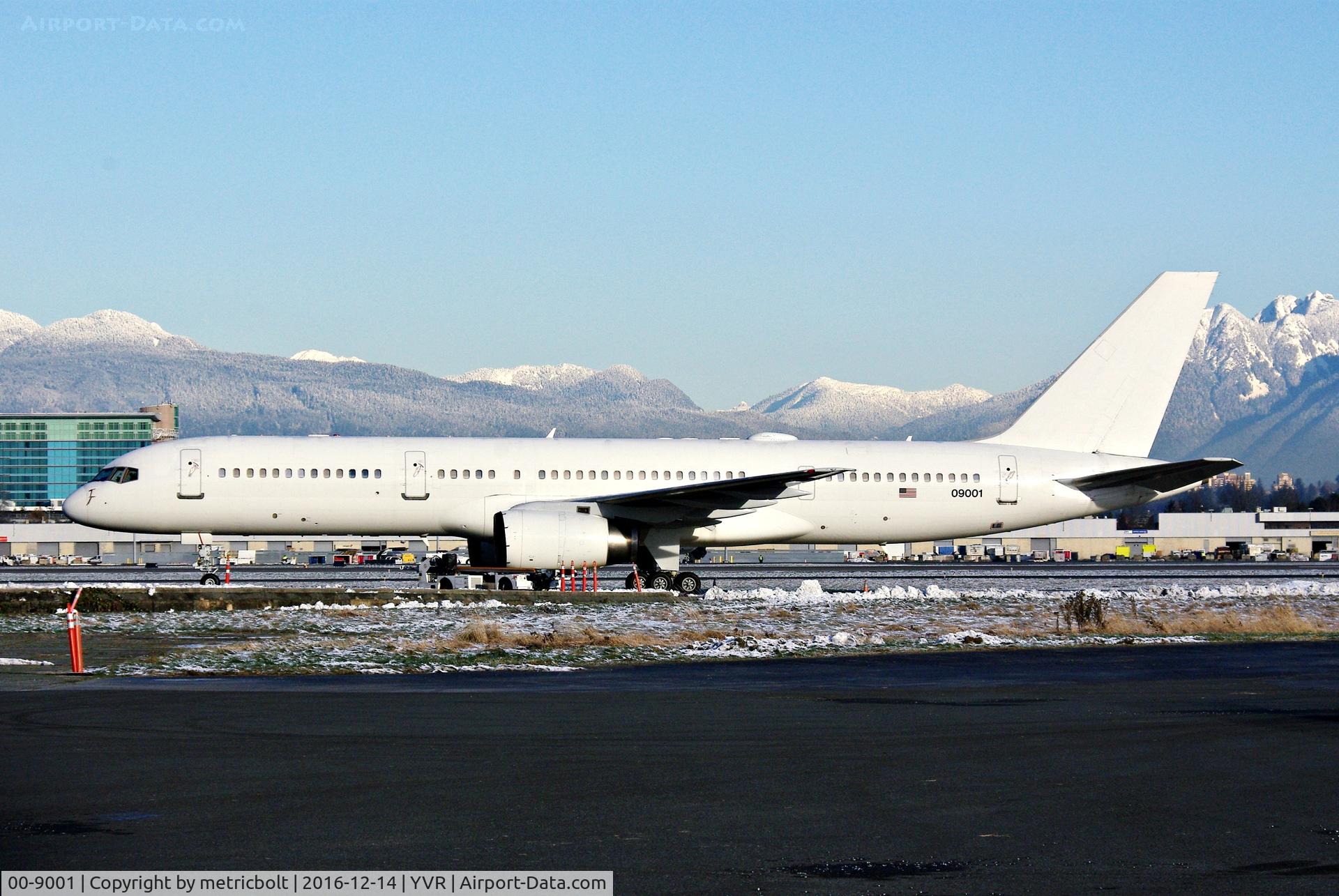 00-9001, 1994 Boeing C-32B (757-23A) C/N 25494, At YVR