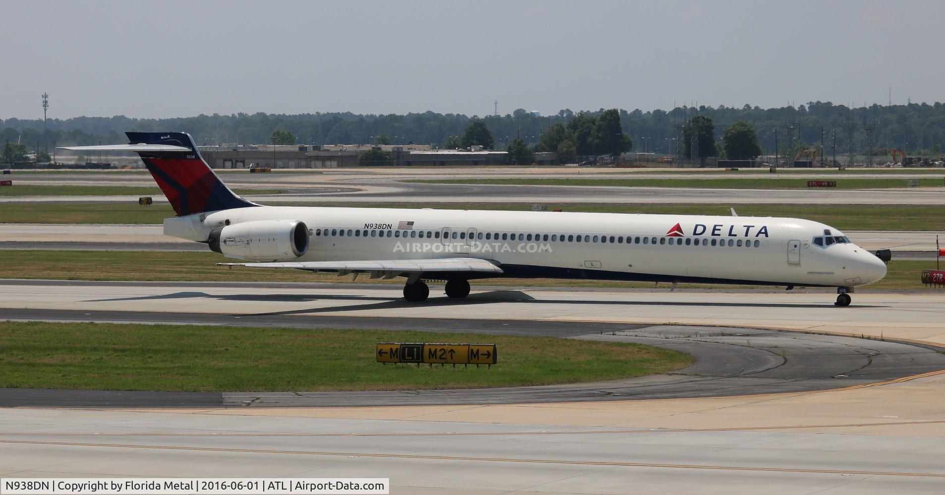 N938DN, 1995 McDonnell Douglas MD-90-30 C/N 53353, Delta