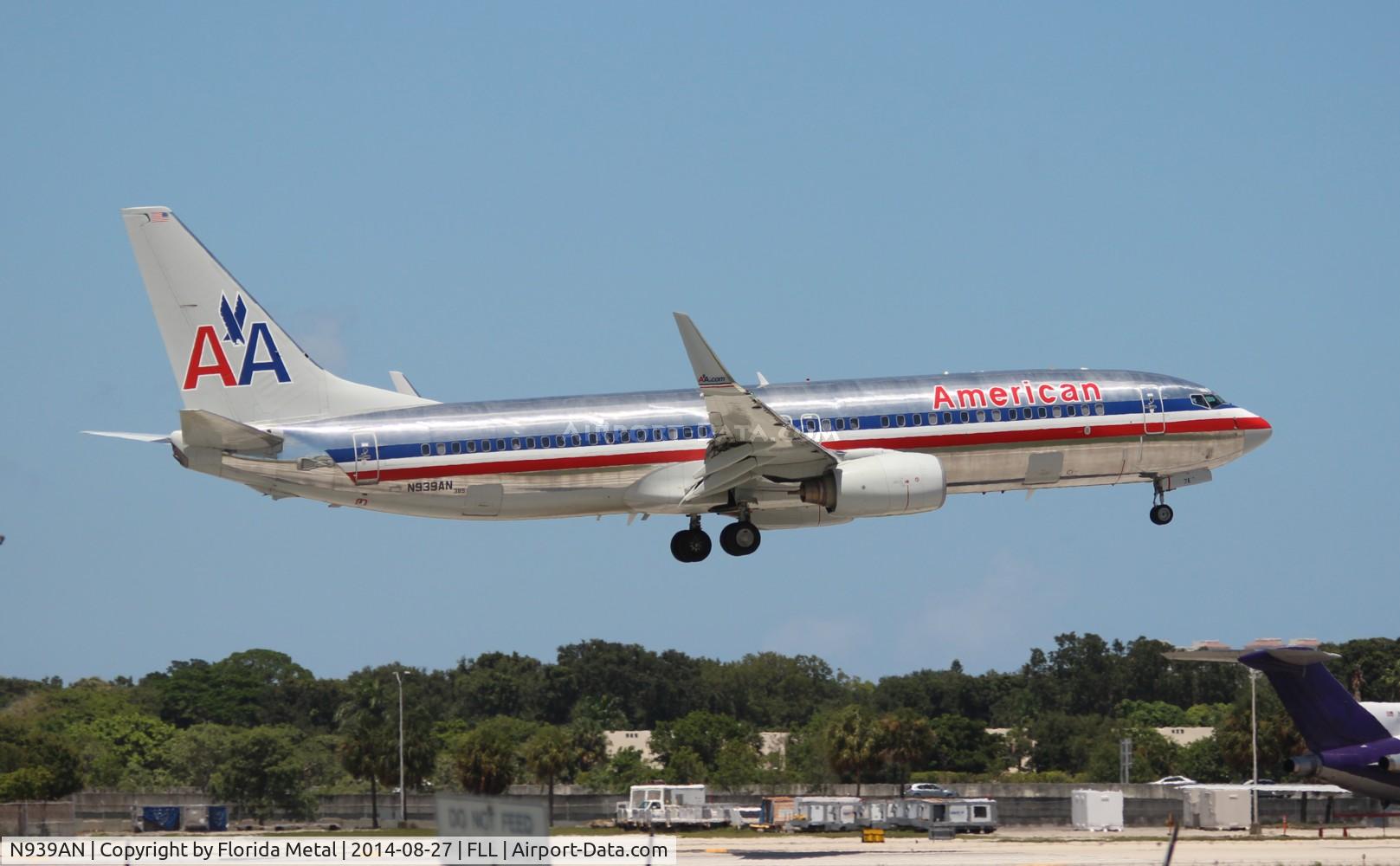 N939AN, 2000 Boeing 737-823 C/N 30083, American