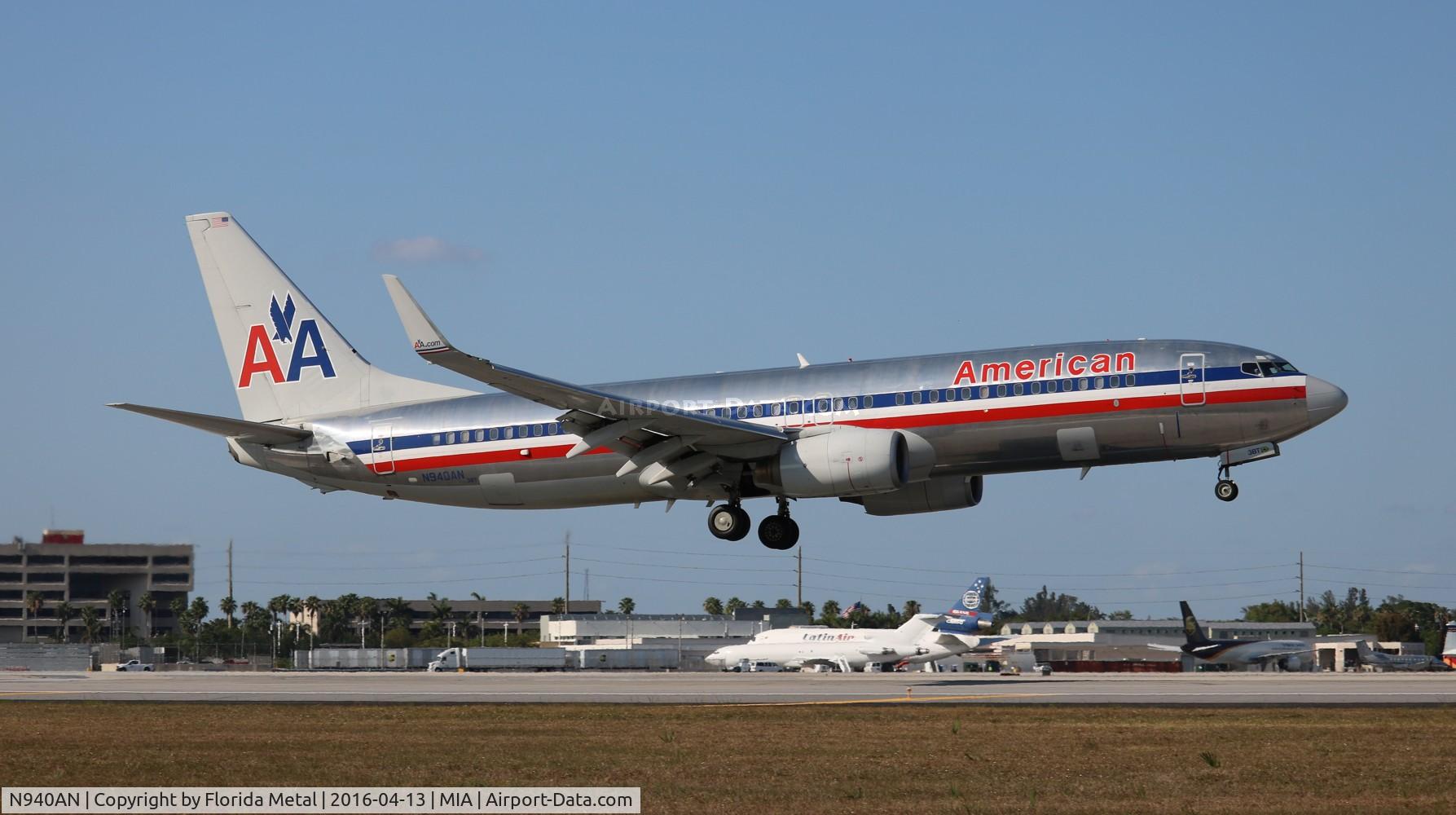 N940AN, 2000 Boeing 737-823 C/N 30598, American