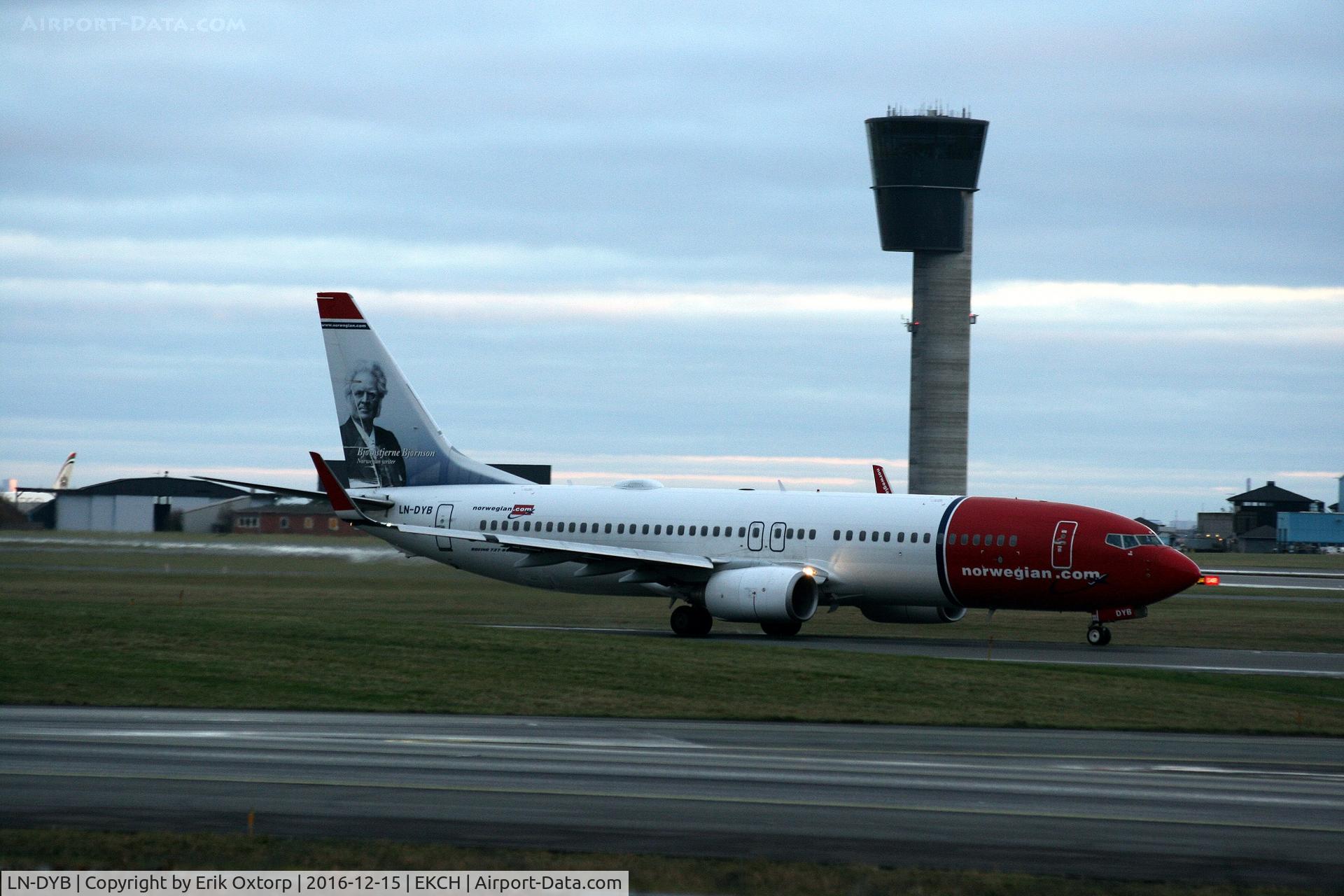 LN-DYB, 2009 Boeing 737-8JP C/N 39163, LN-DYB taking off rw 22R