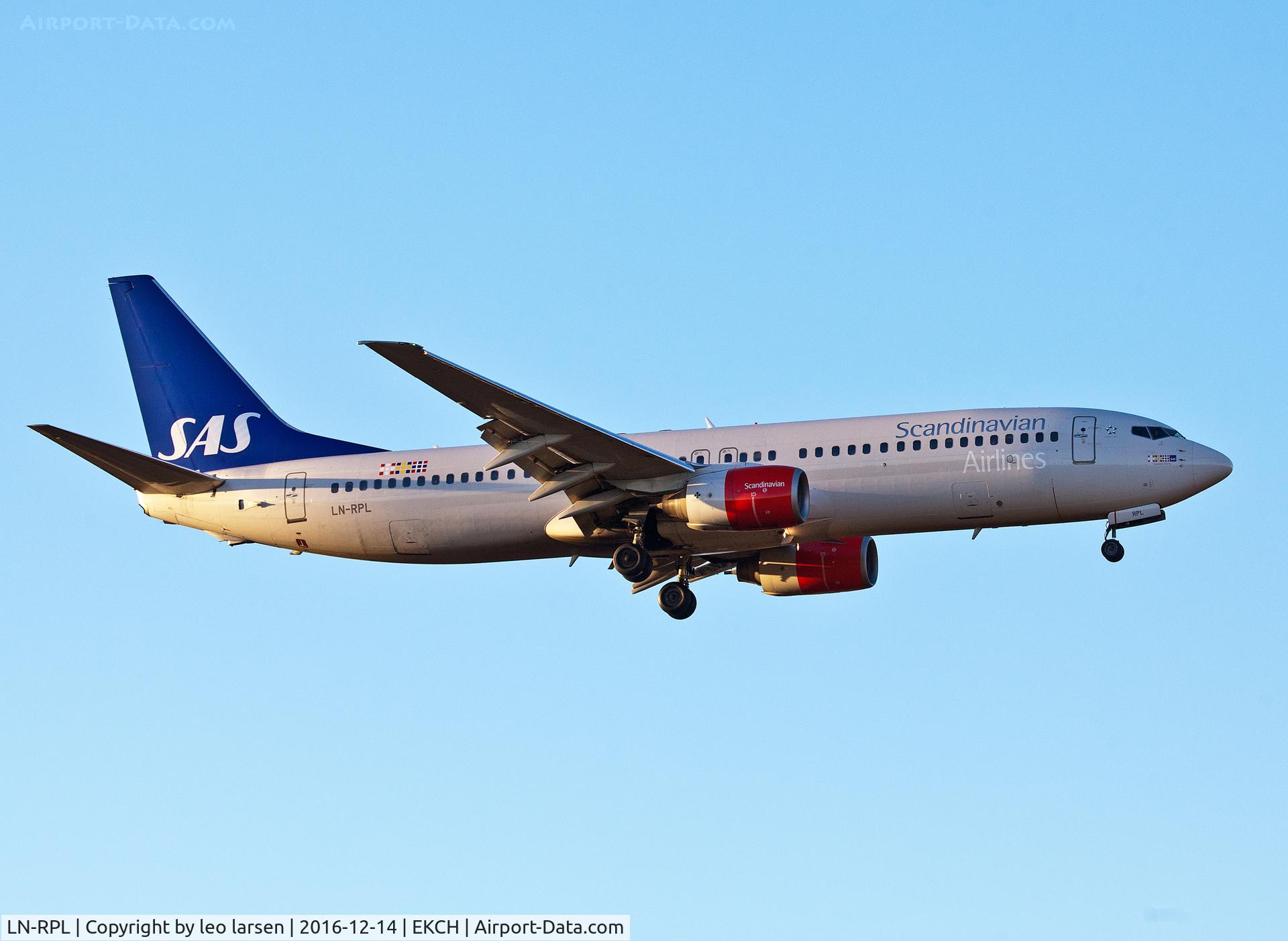 LN-RPL, 2000 Boeing 737-883 C/N 30469, Copenhagen 14.12.16 app to R-04L