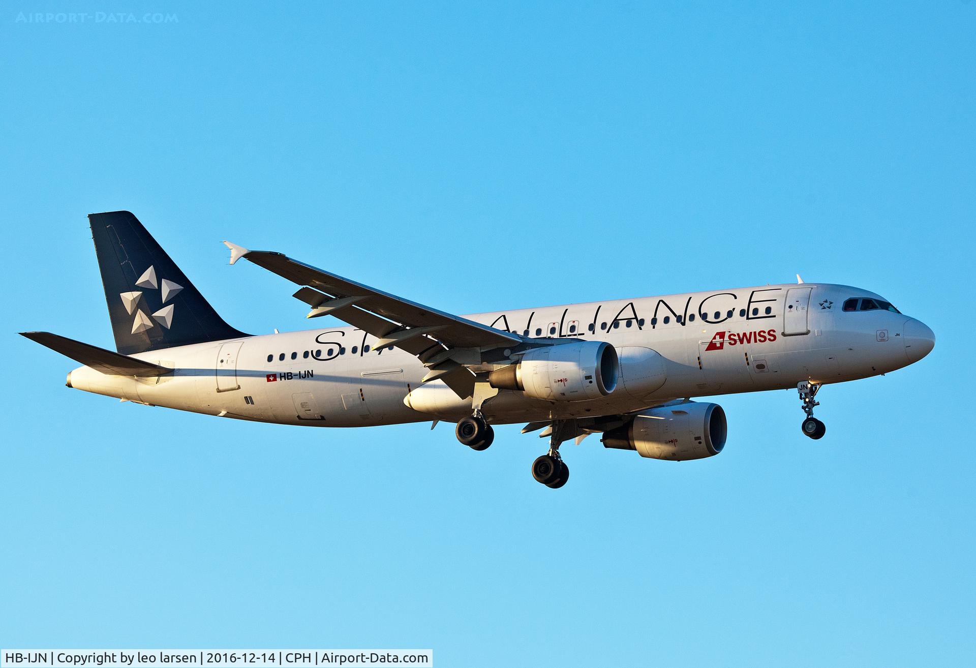 HB-IJN, 1996 Airbus A320-214 C/N 643, Copenhagen 14.12.16 app to R-04L