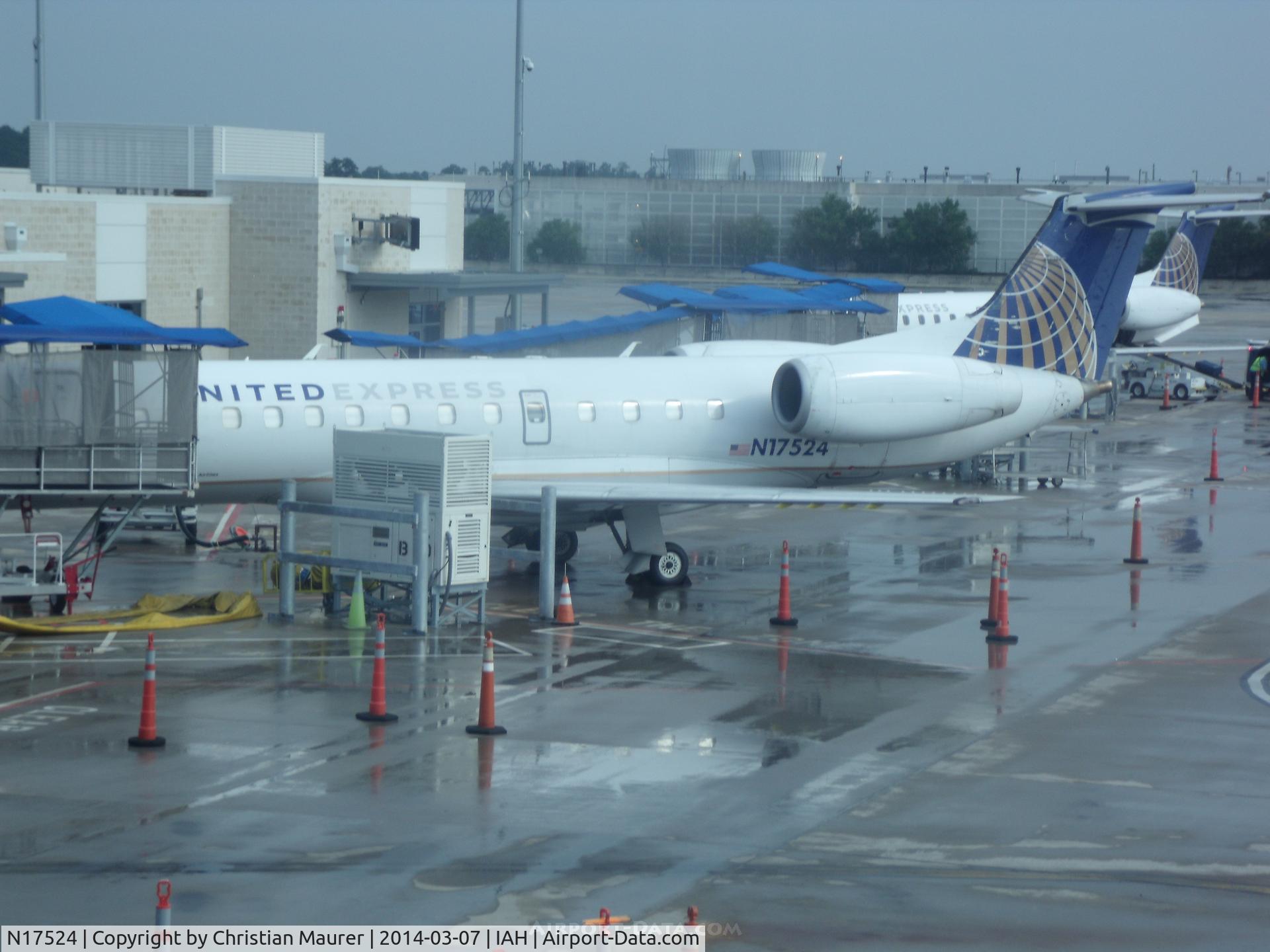 N17524, 2001 Embraer ERJ-135LR (EMB-135LR) C/N 145399, ERJ135LR