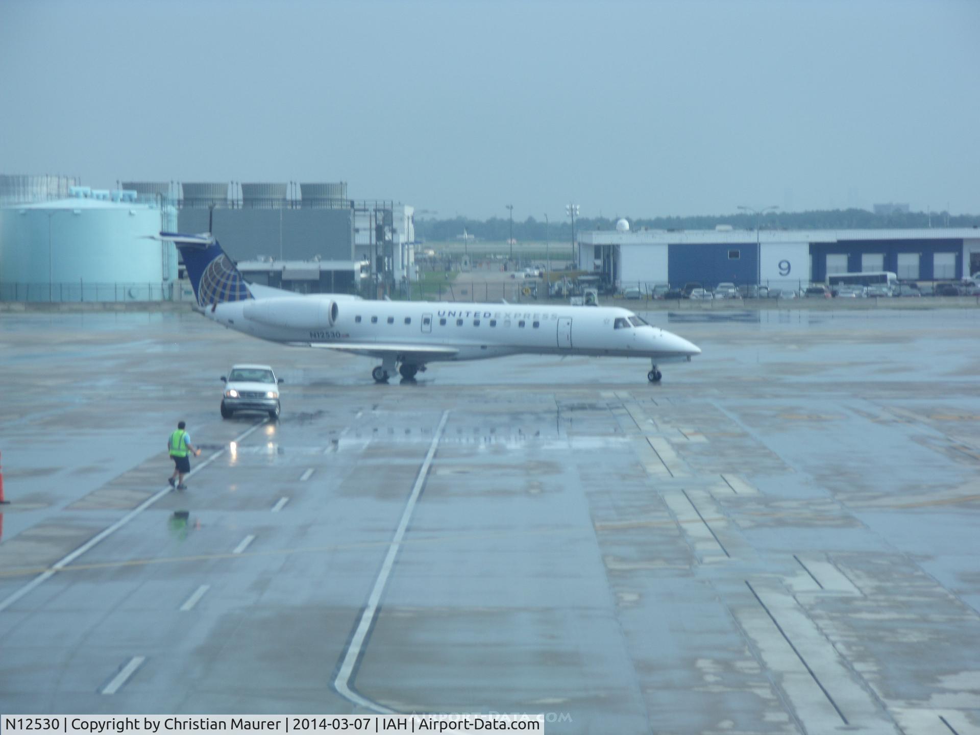 N12530, 2001 Embraer ERJ-135LR (EMB-135LR) C/N 145533, ERJ135LR
